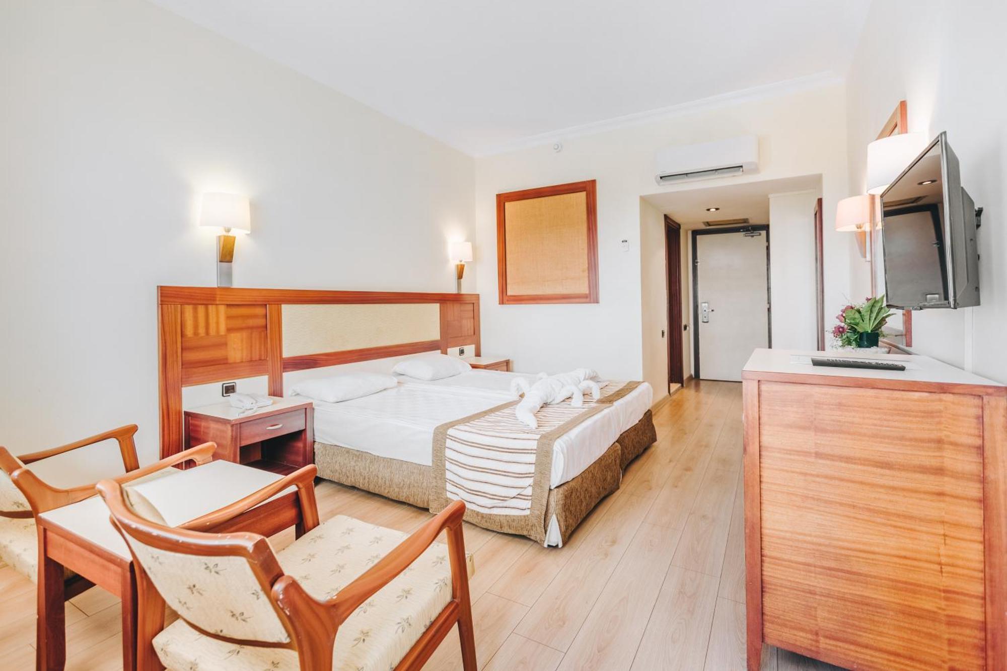 Standard Double or Twin Room,1742706885:JPEG
