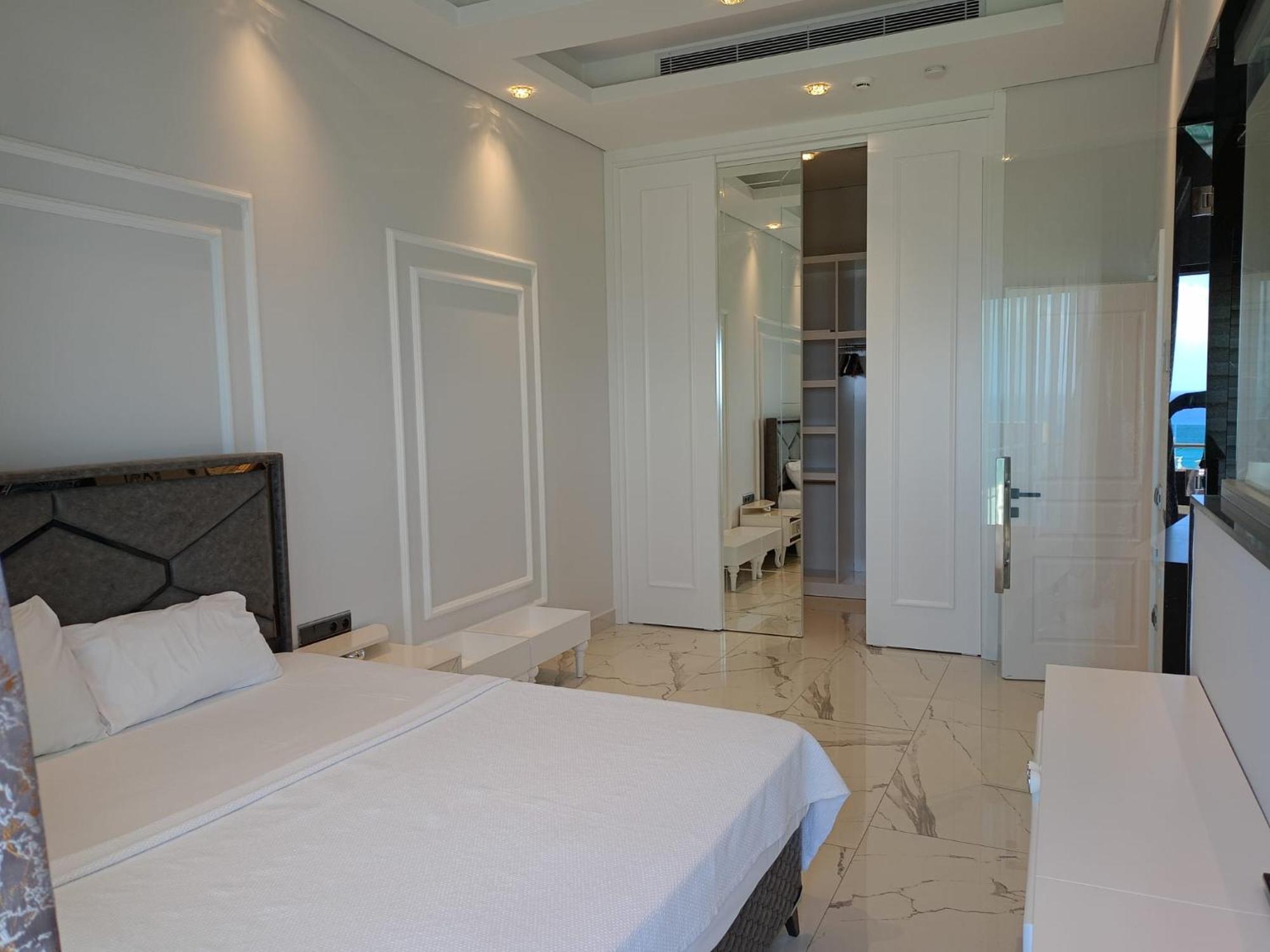 Three-Bedroom Apartment Sea View