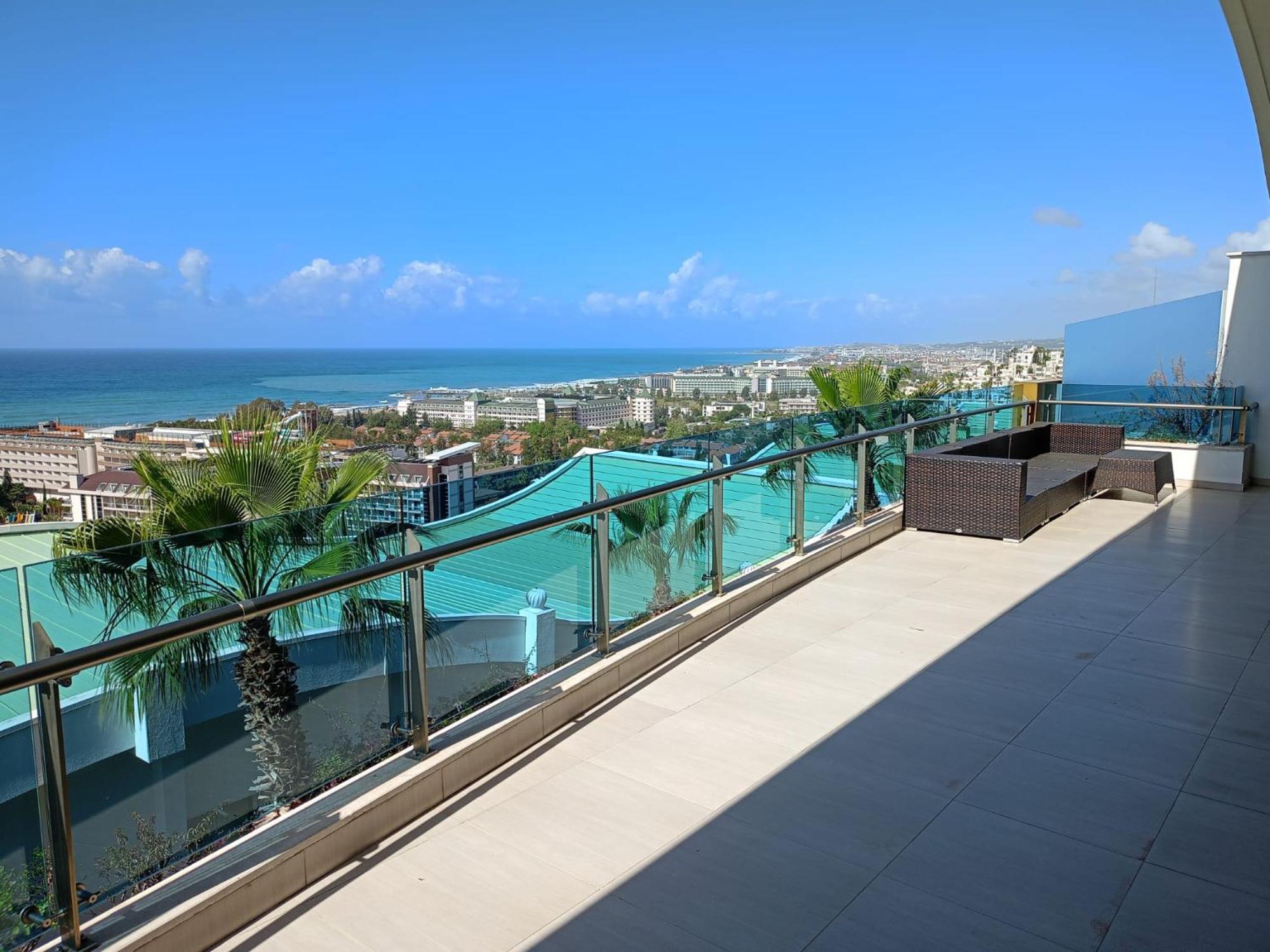 Three-Bedroom Apartment Sea View