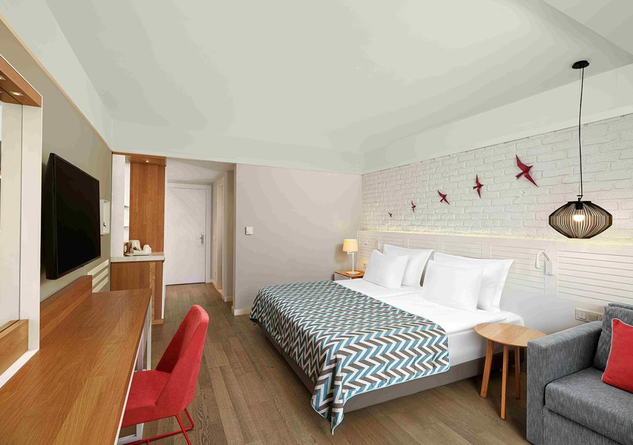 Superior Room Land View