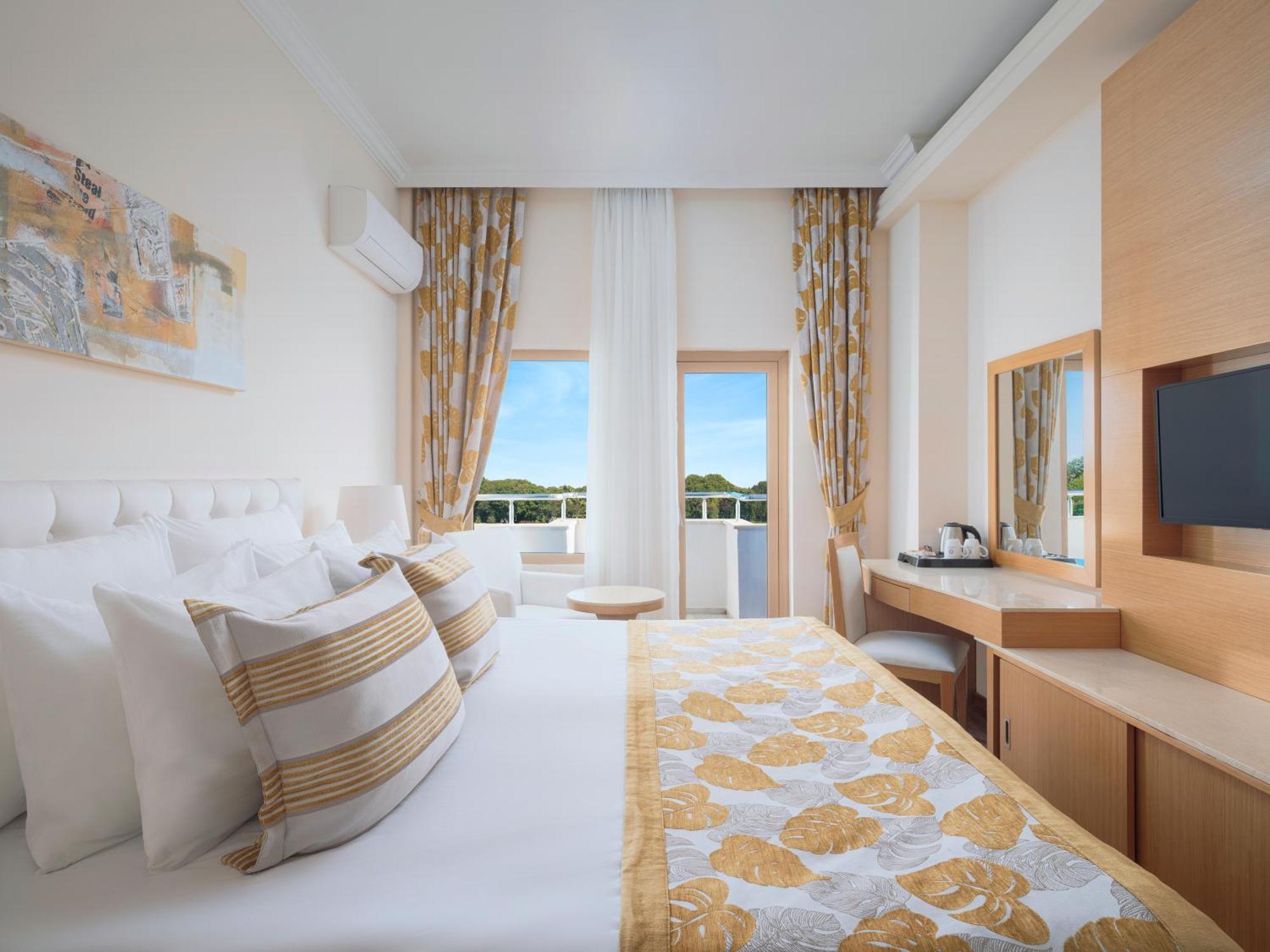 Standard Double or Twin Room Garden View