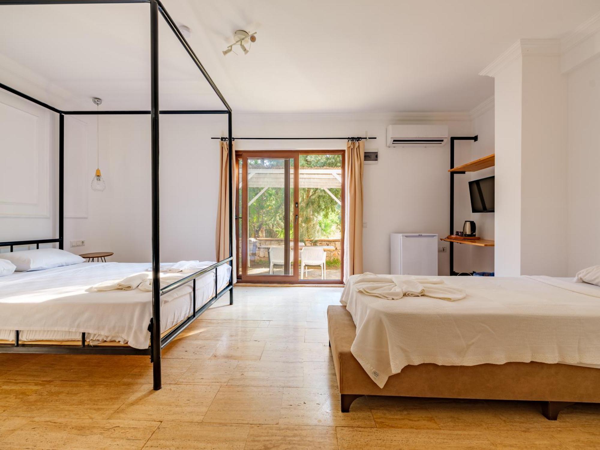 Triple Room,1666741819:JPEG