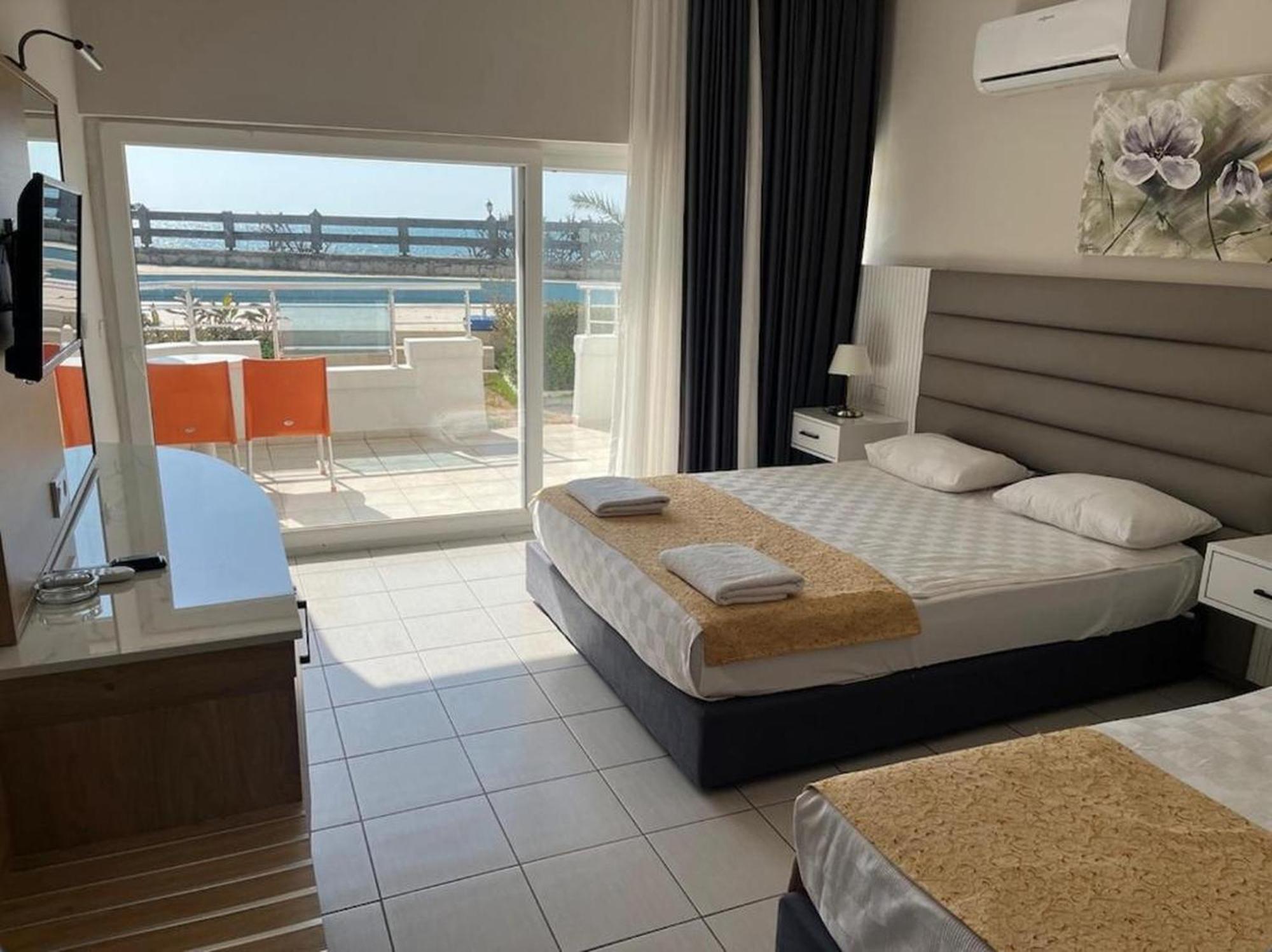 Deluxe Double or Twin Room Sea View