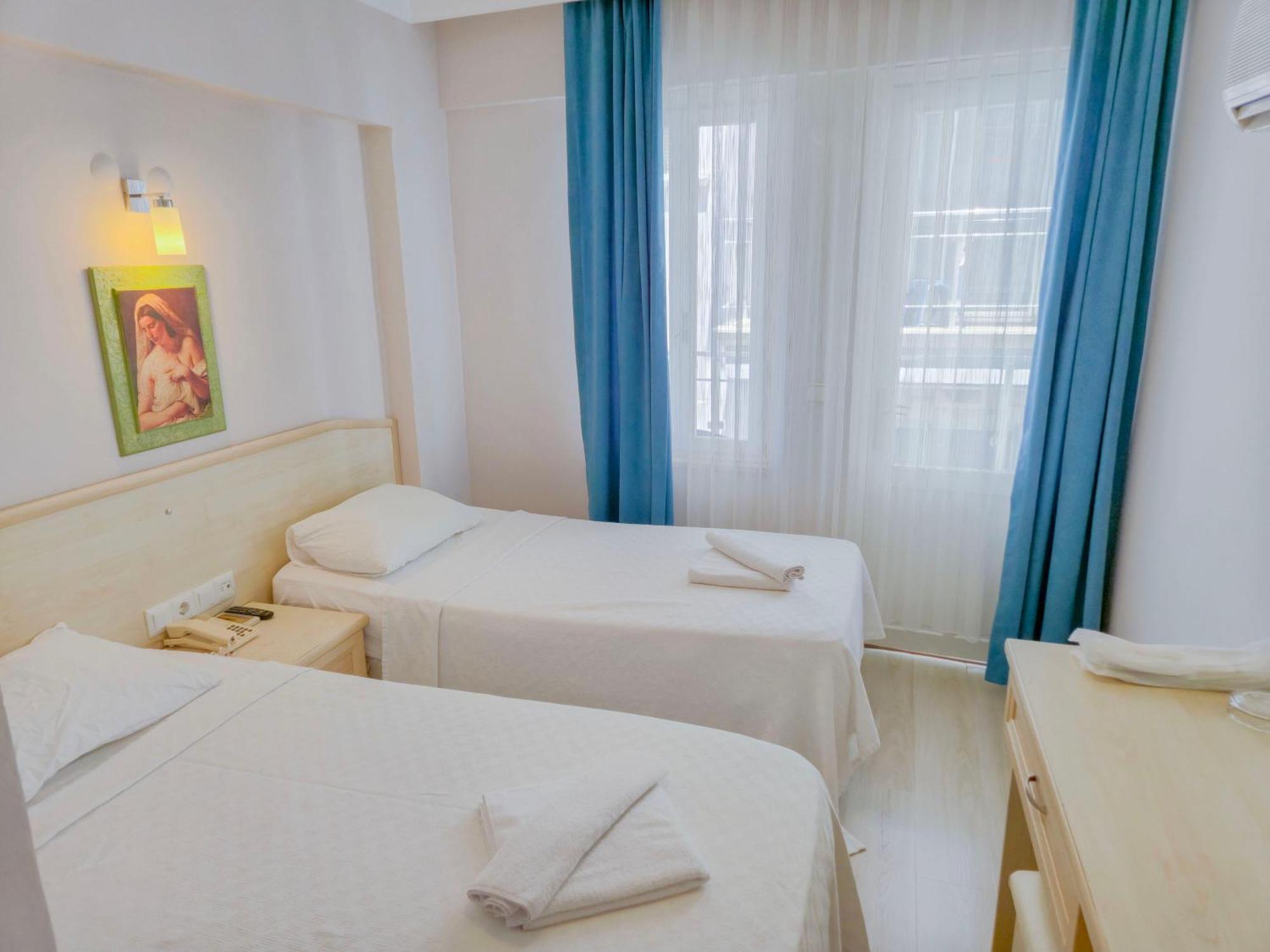 Budget Double Room,1675805675:JPEG