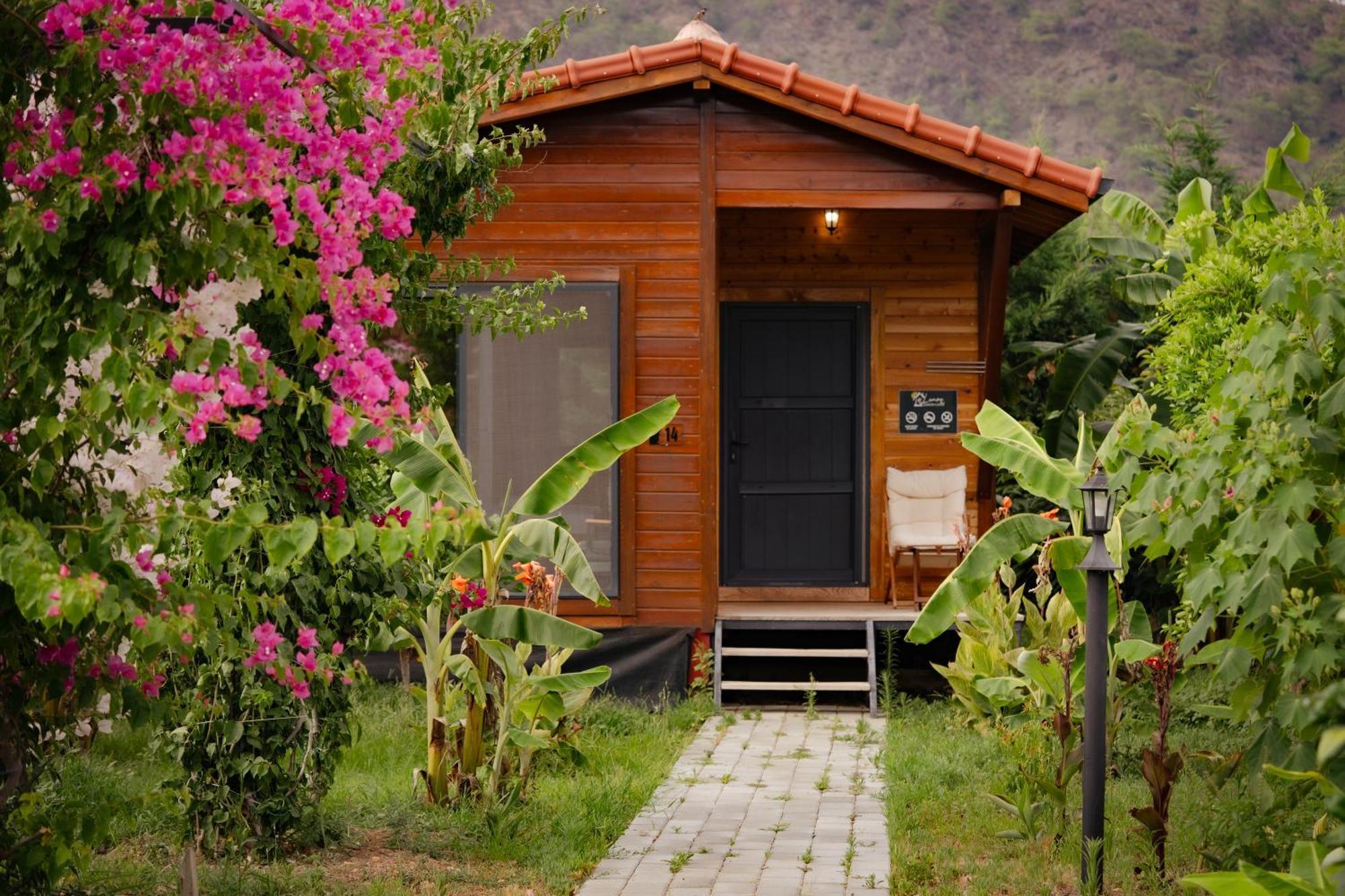 Deluxe Bungalow Garden View