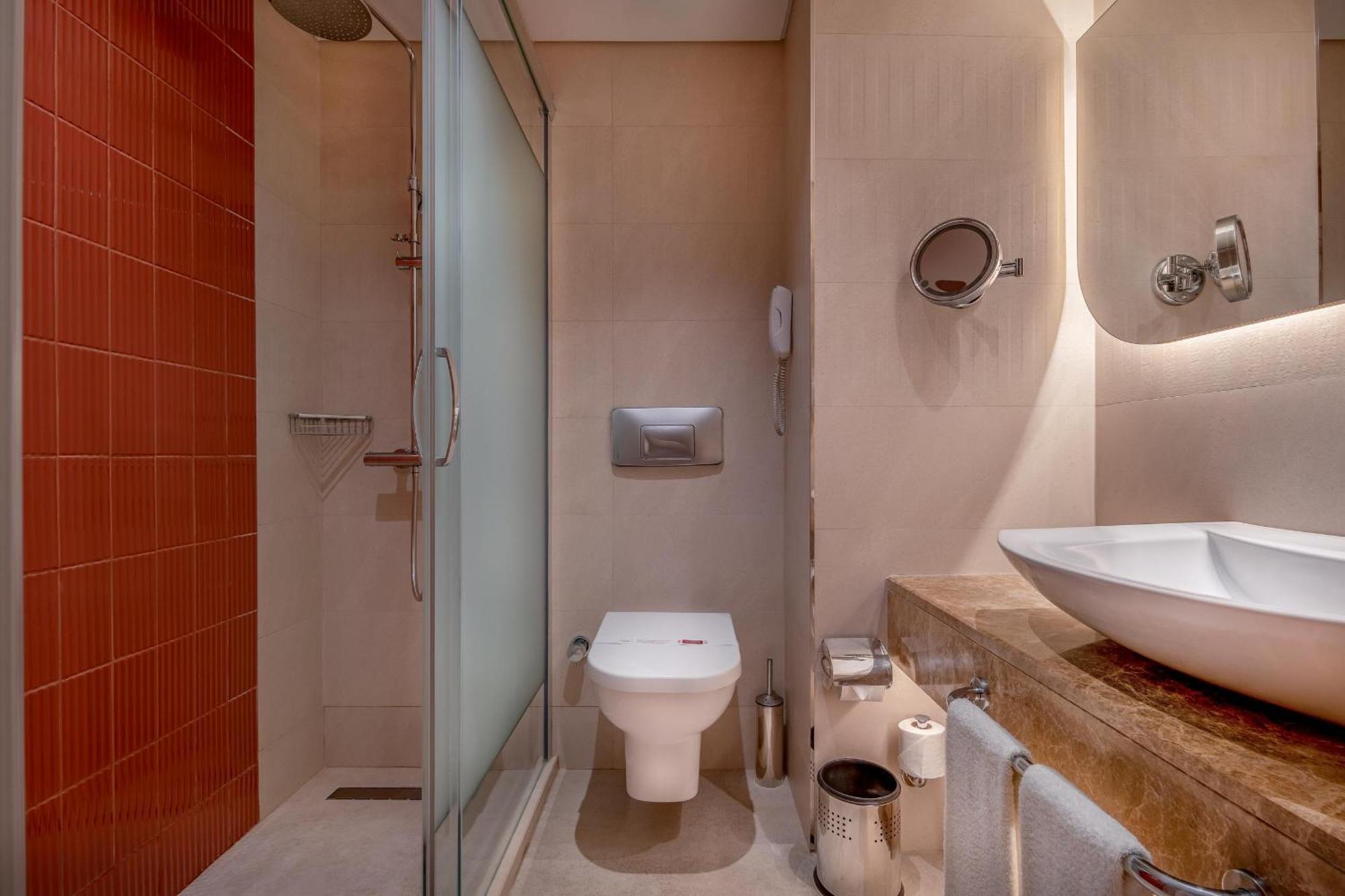Double or Twin Room Side Sea View