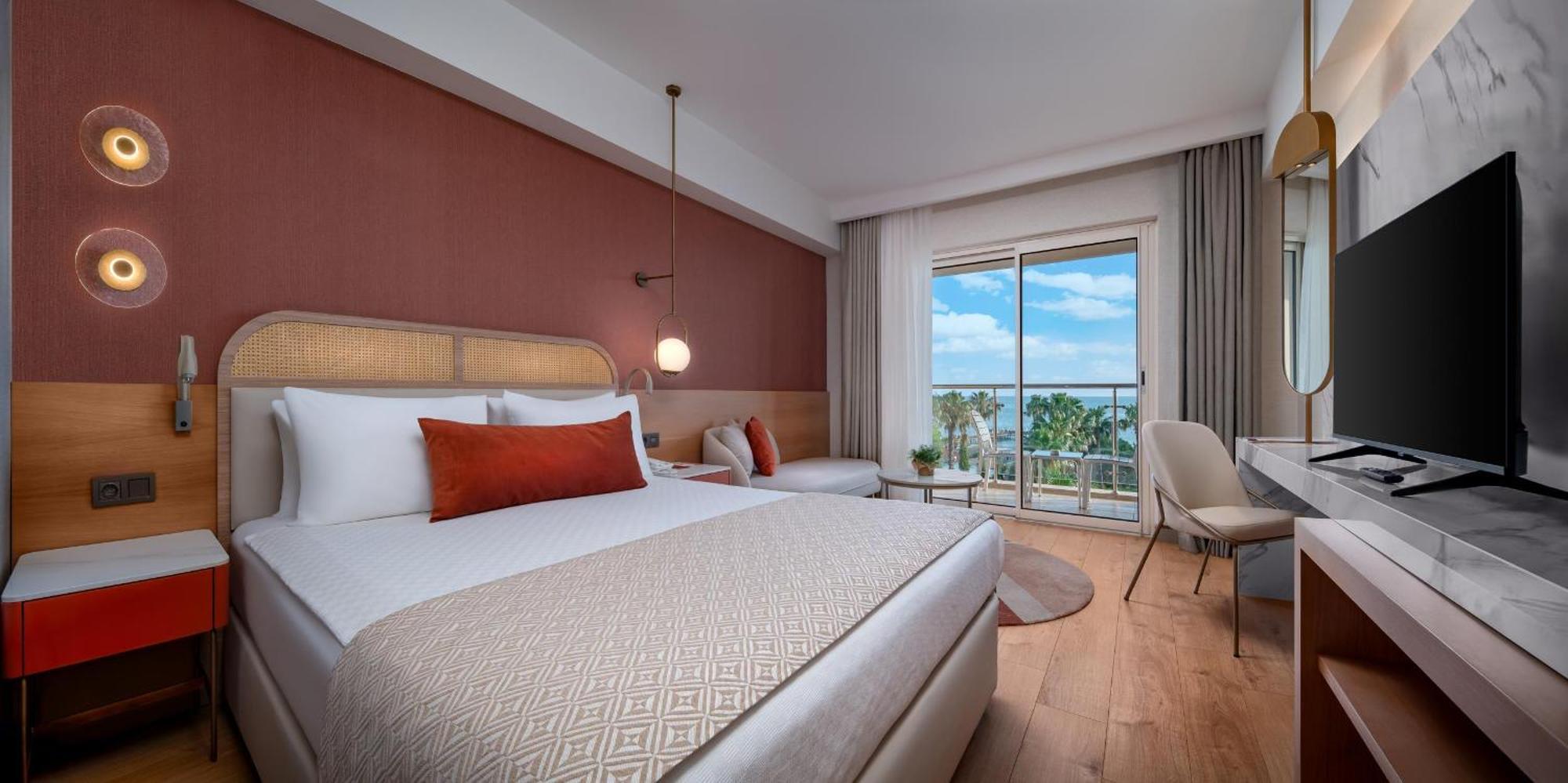Double or Twin Room Side Sea View