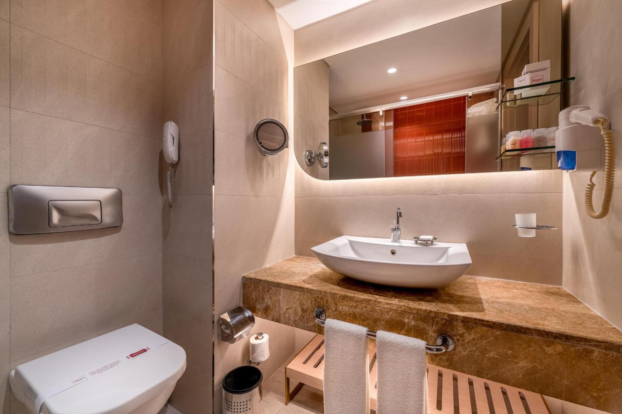 Double or Twin Room Side Sea View