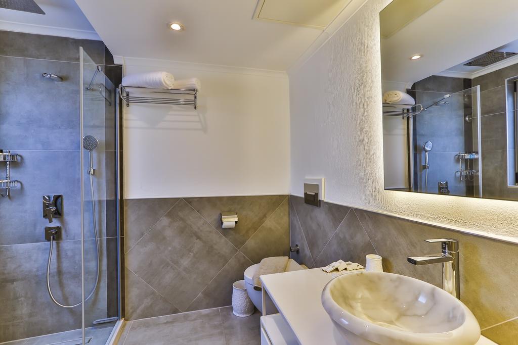 Deluxe Double Room with Balcony,169973373:JPEG