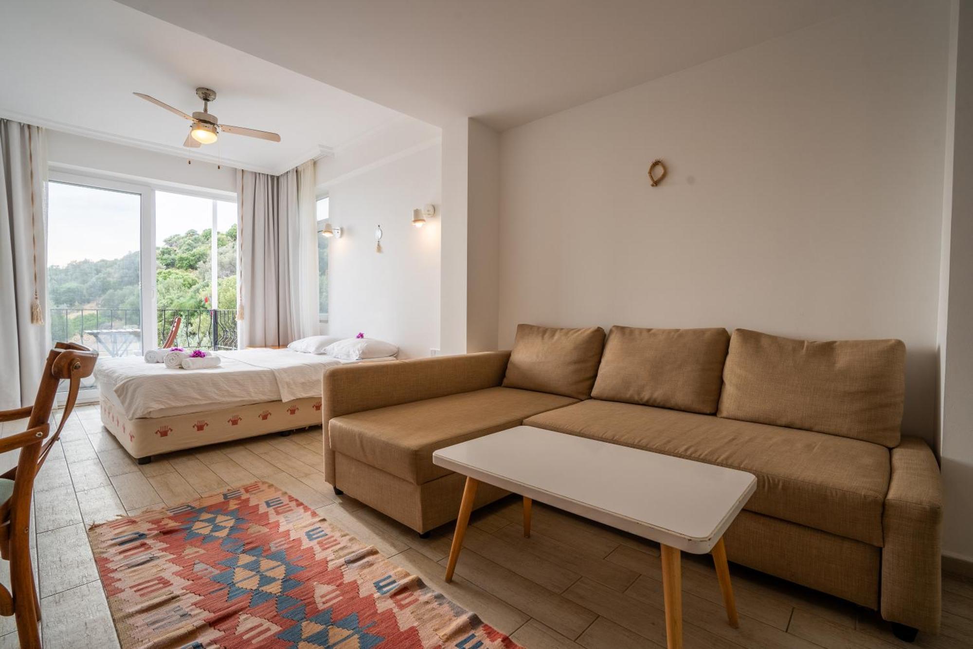 Deluxe Family Room