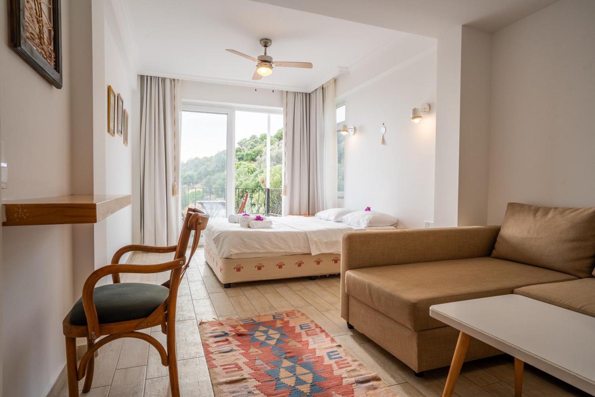 Deluxe Family Room