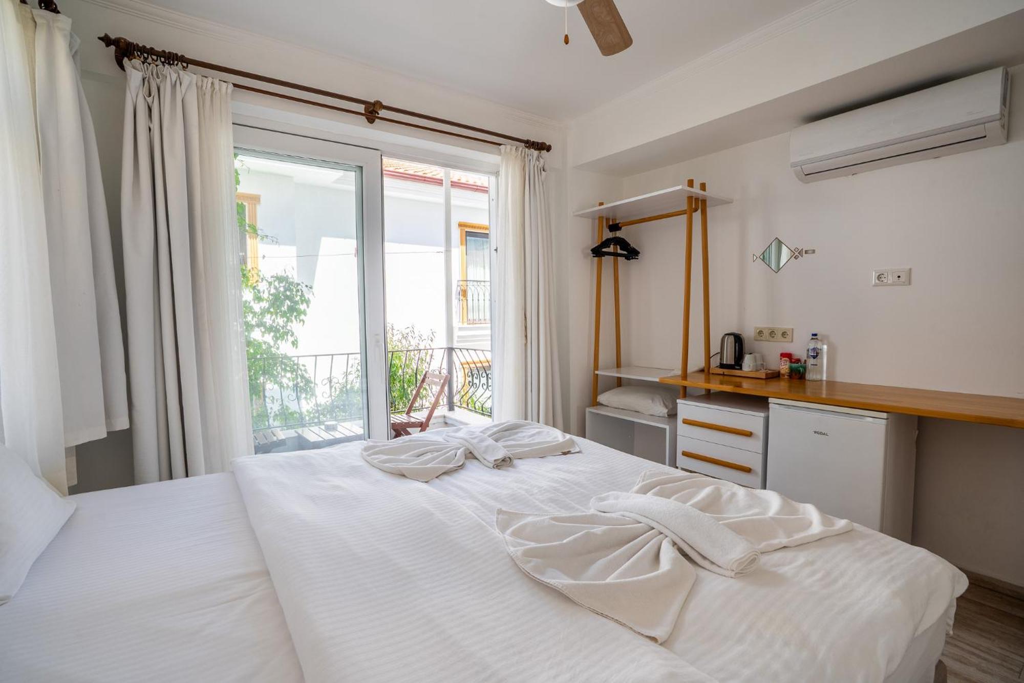 Double or Twin Room Garden View
