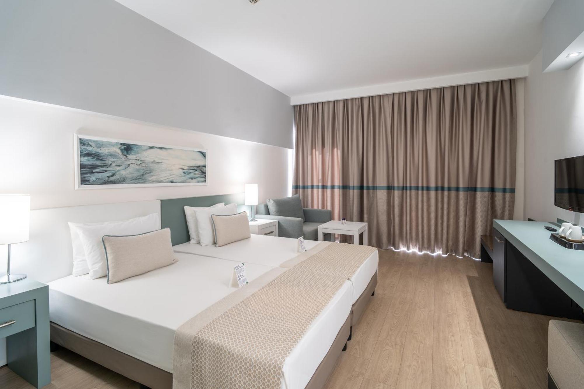 Double or Twin Room with Side Sea View