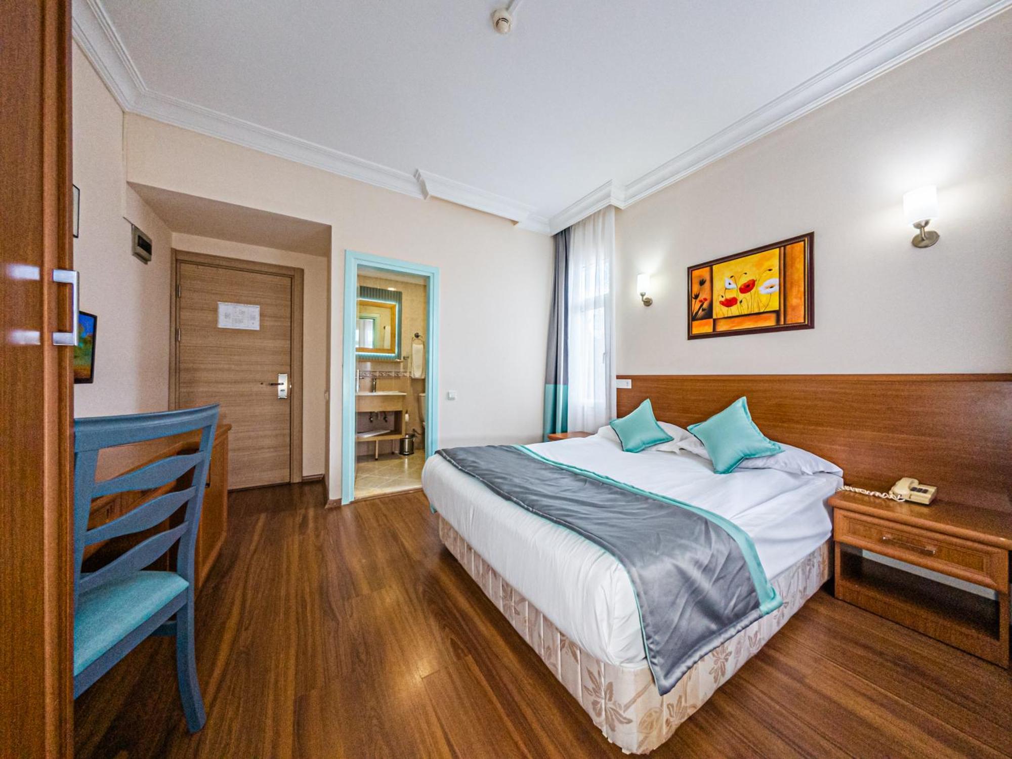 Standard Double or Twin Room,1742639245:JPEG