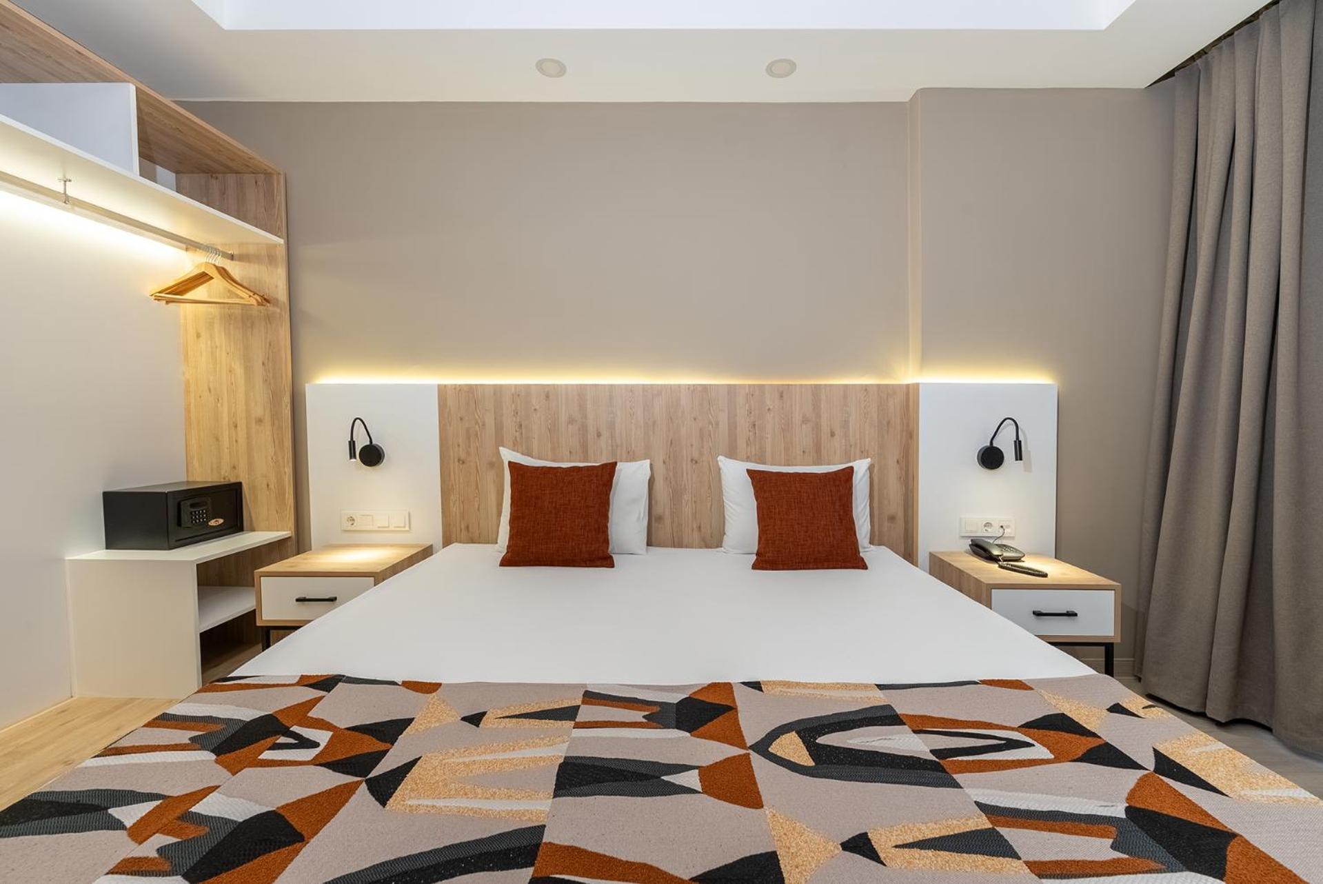 Superior Double Room,1742729725:JPEG
