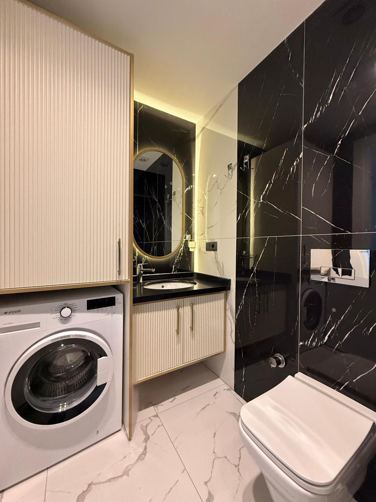 Appartement met 1 slaapkamer, balkon en uitzicht op de bergen.