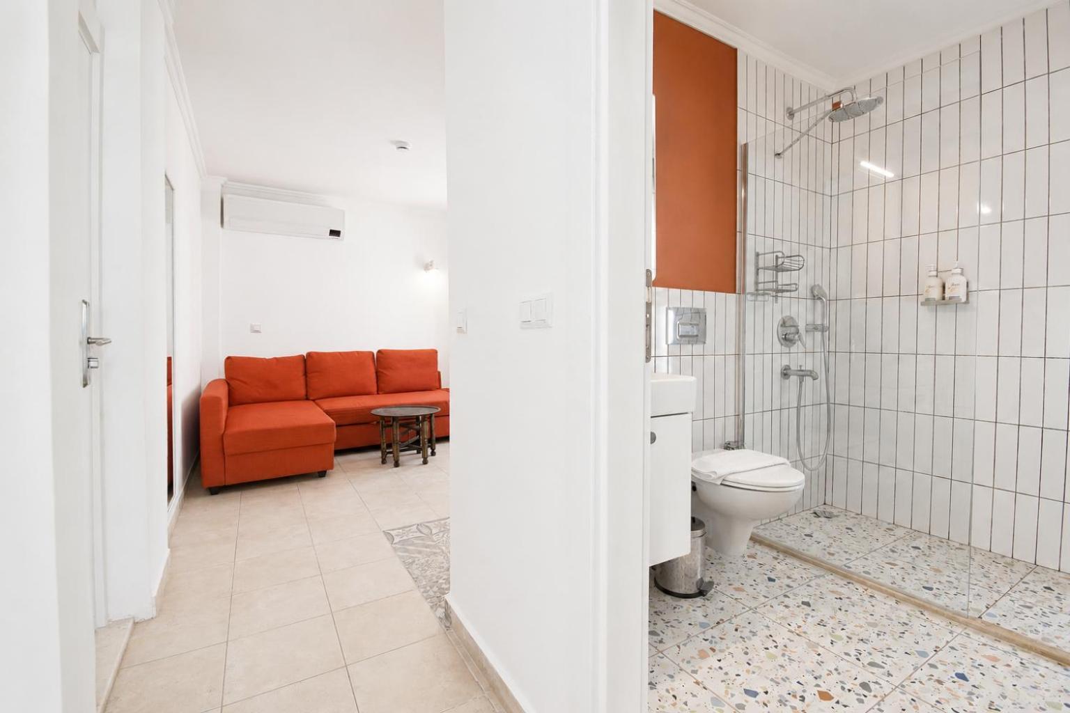 Deluxe Family Room