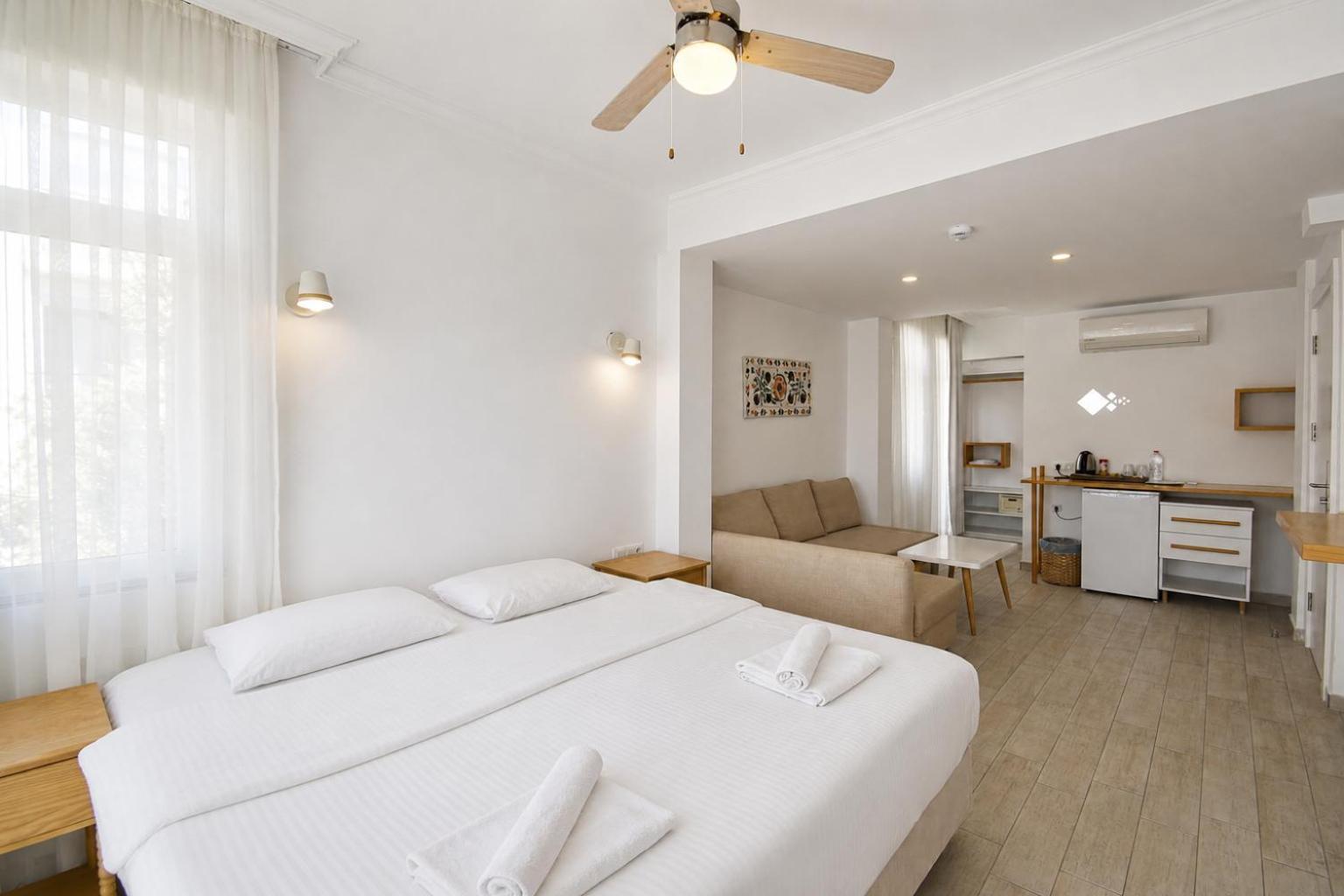 Deluxe Family Room