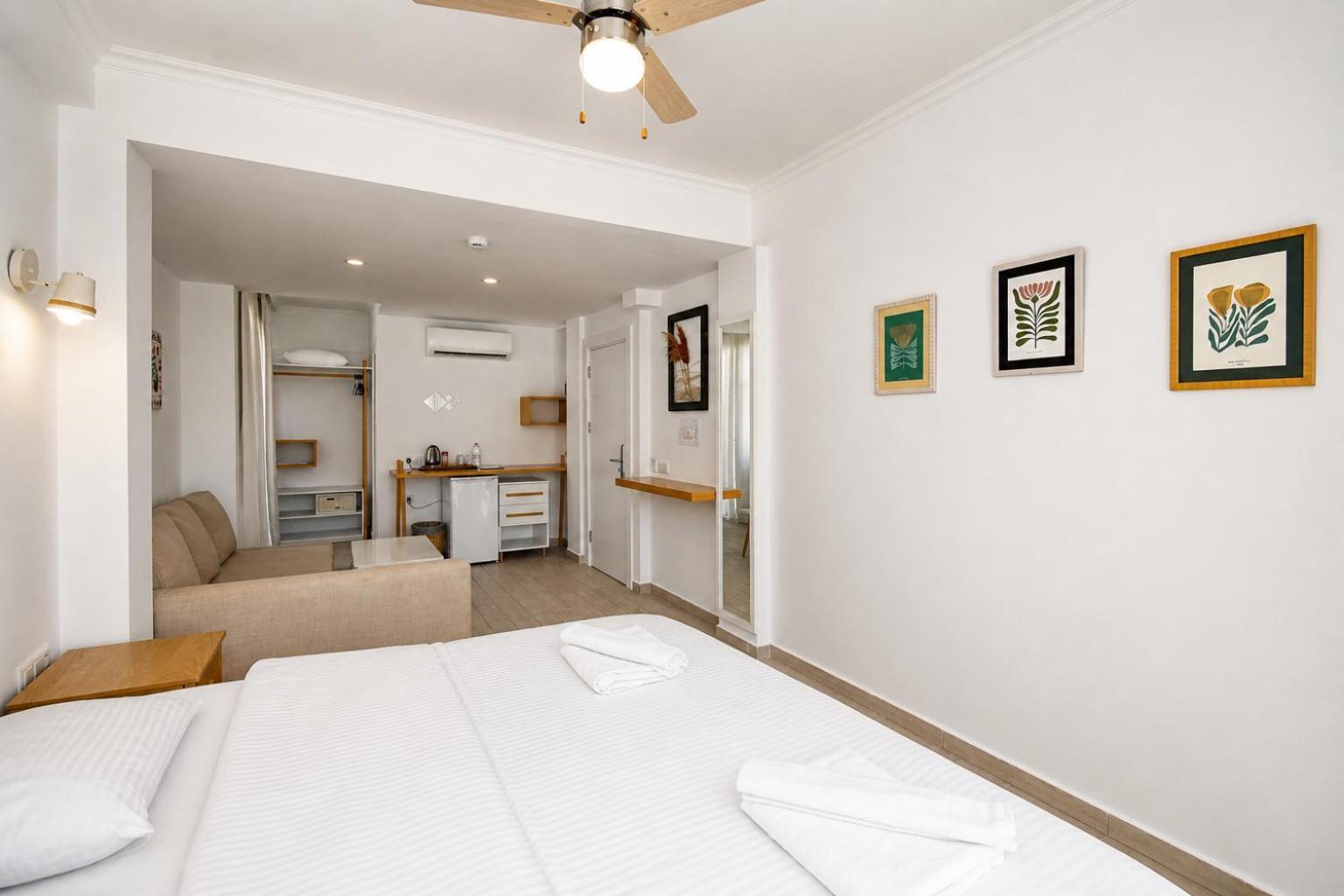 Deluxe Family Room