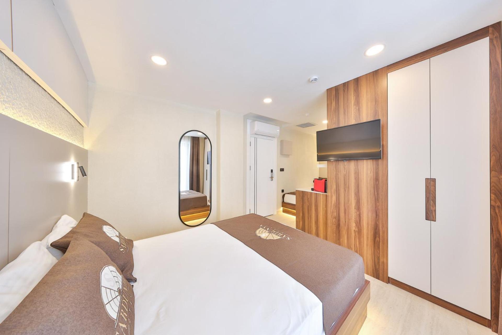 Quadruple Room Mountain View