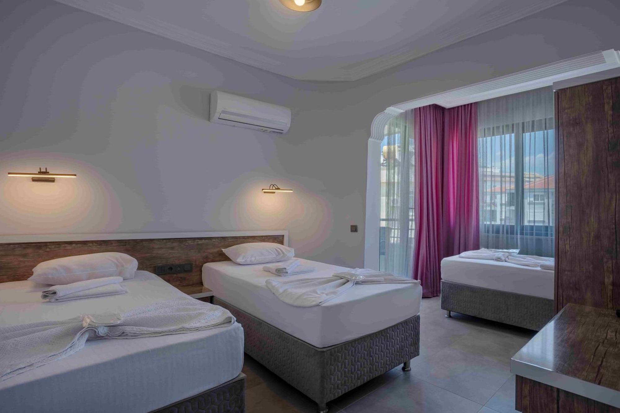 Standard Double or Twin Room,1771579886:JPEG