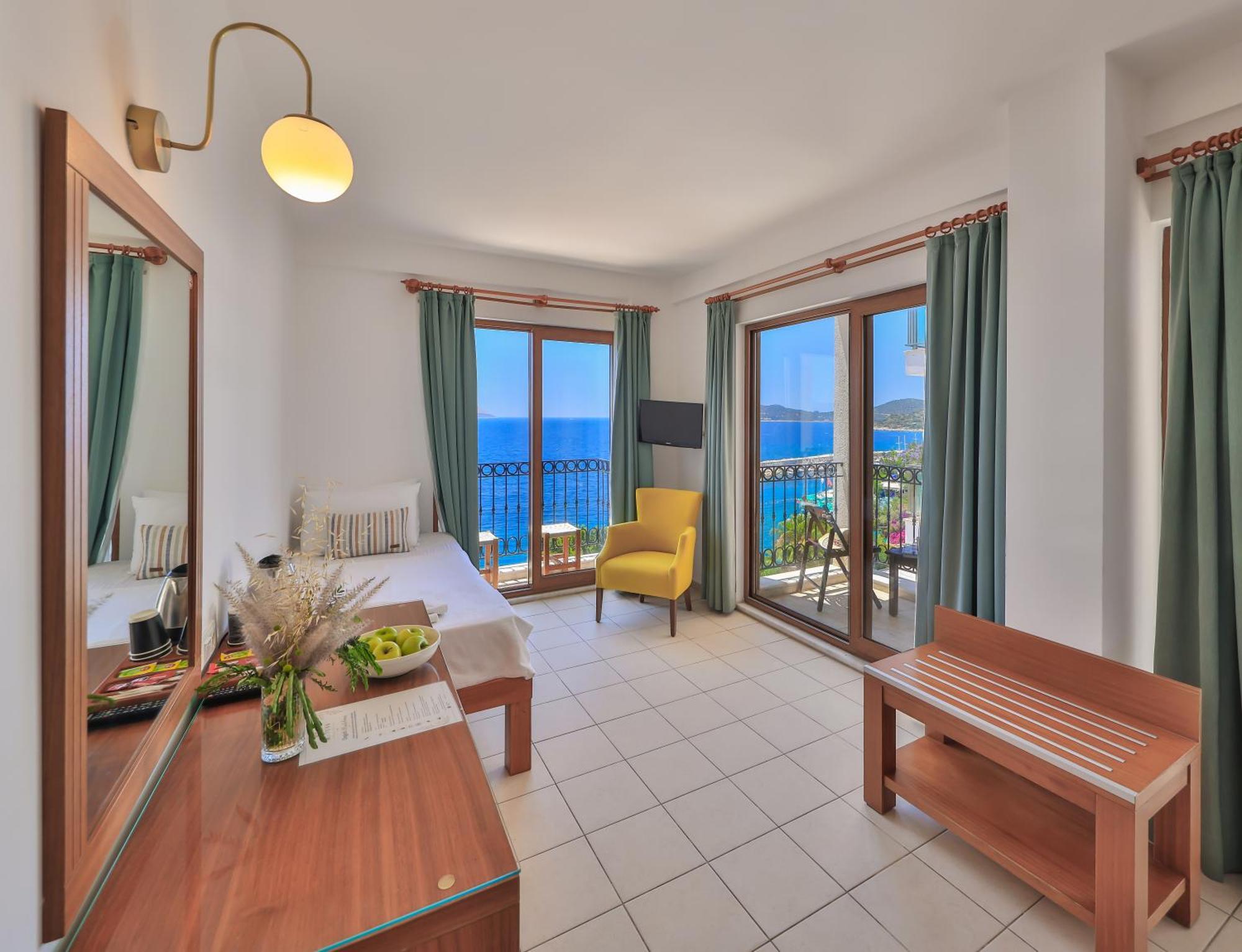 Superior Triple Room Sea View