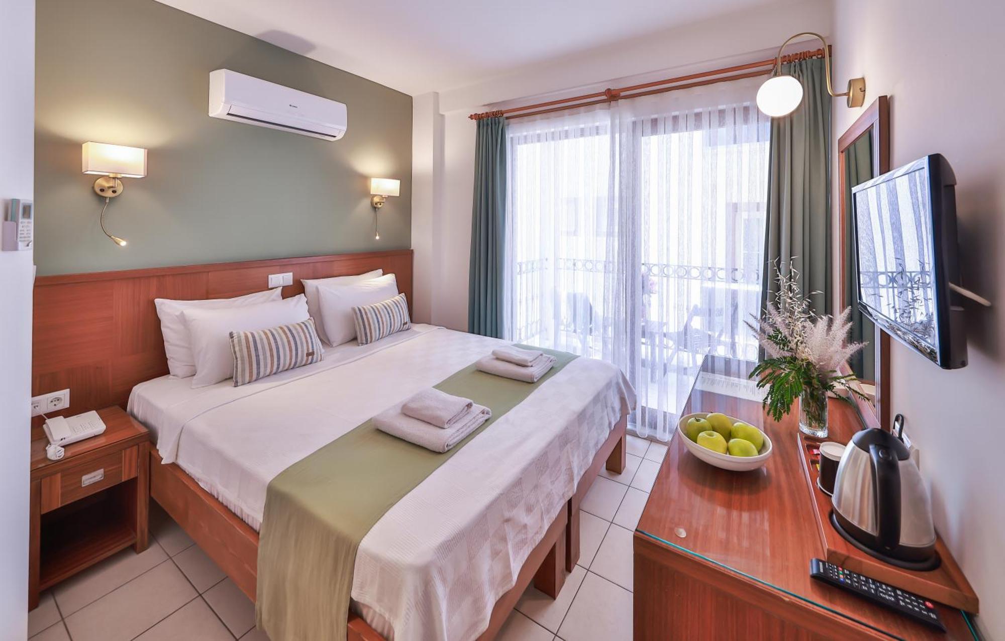 Standard Double Room Side Sea View