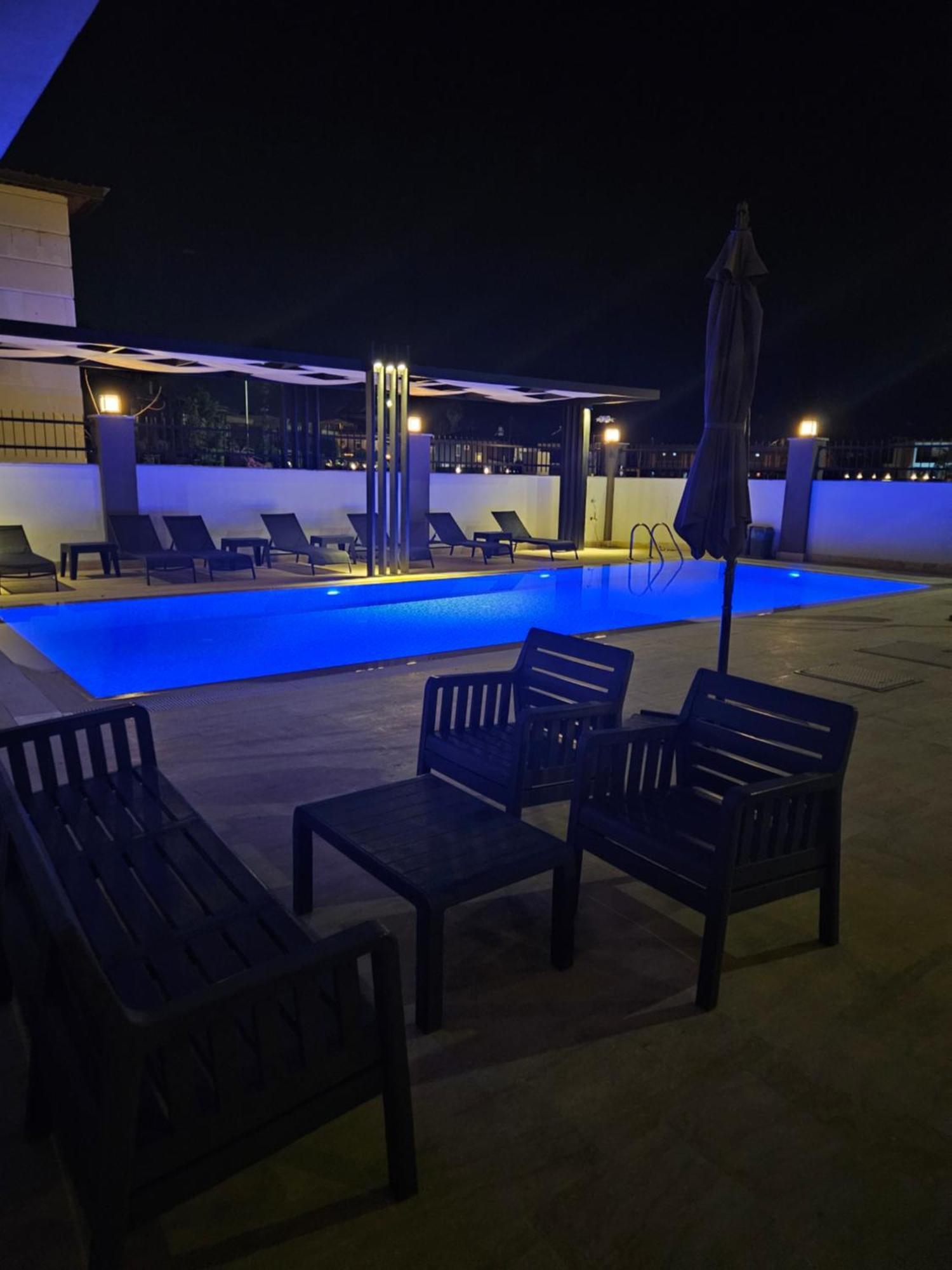 Apartment Pool View