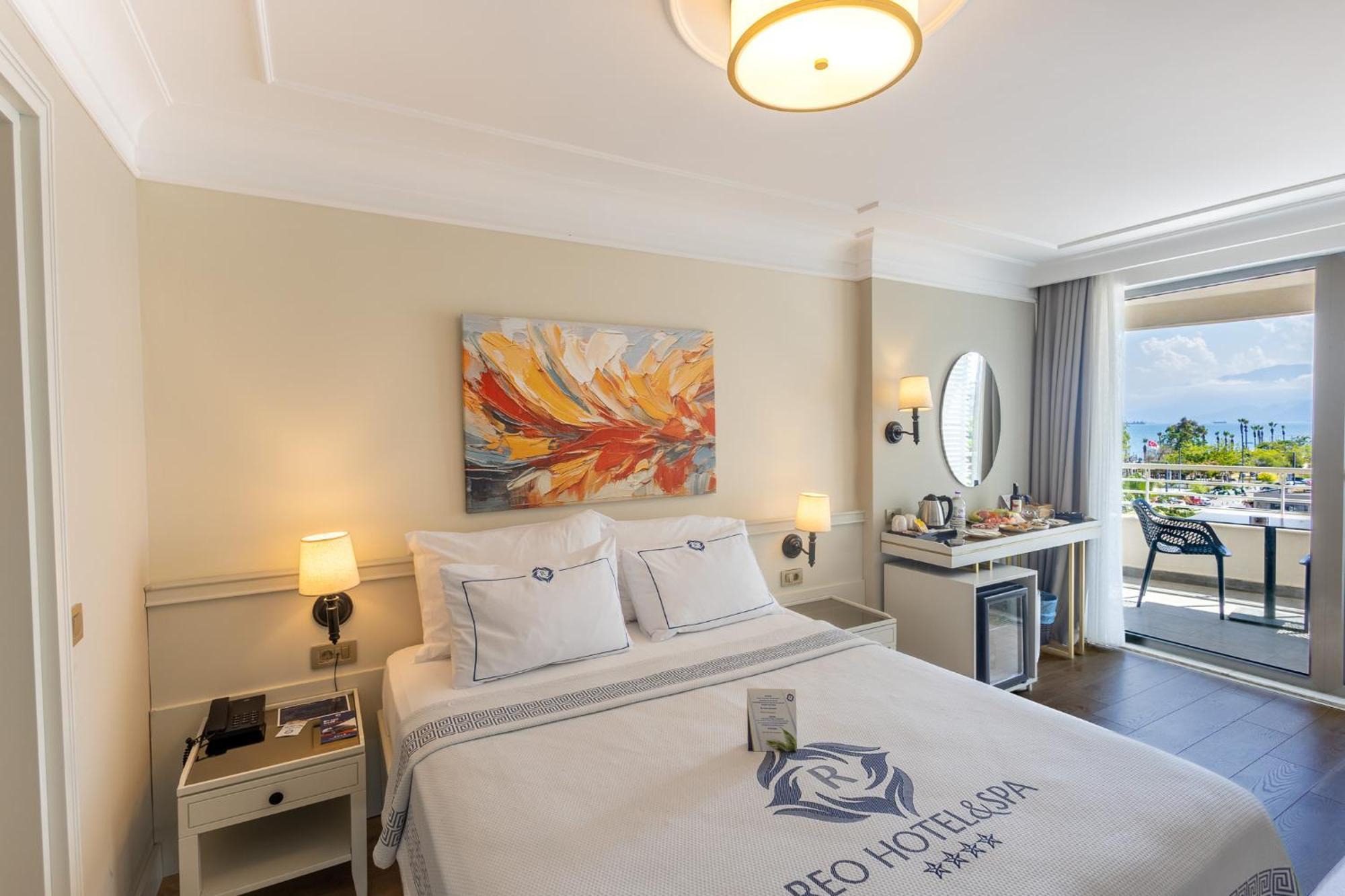 Chambre Double Deluxe - Vue Latérale sur Mer