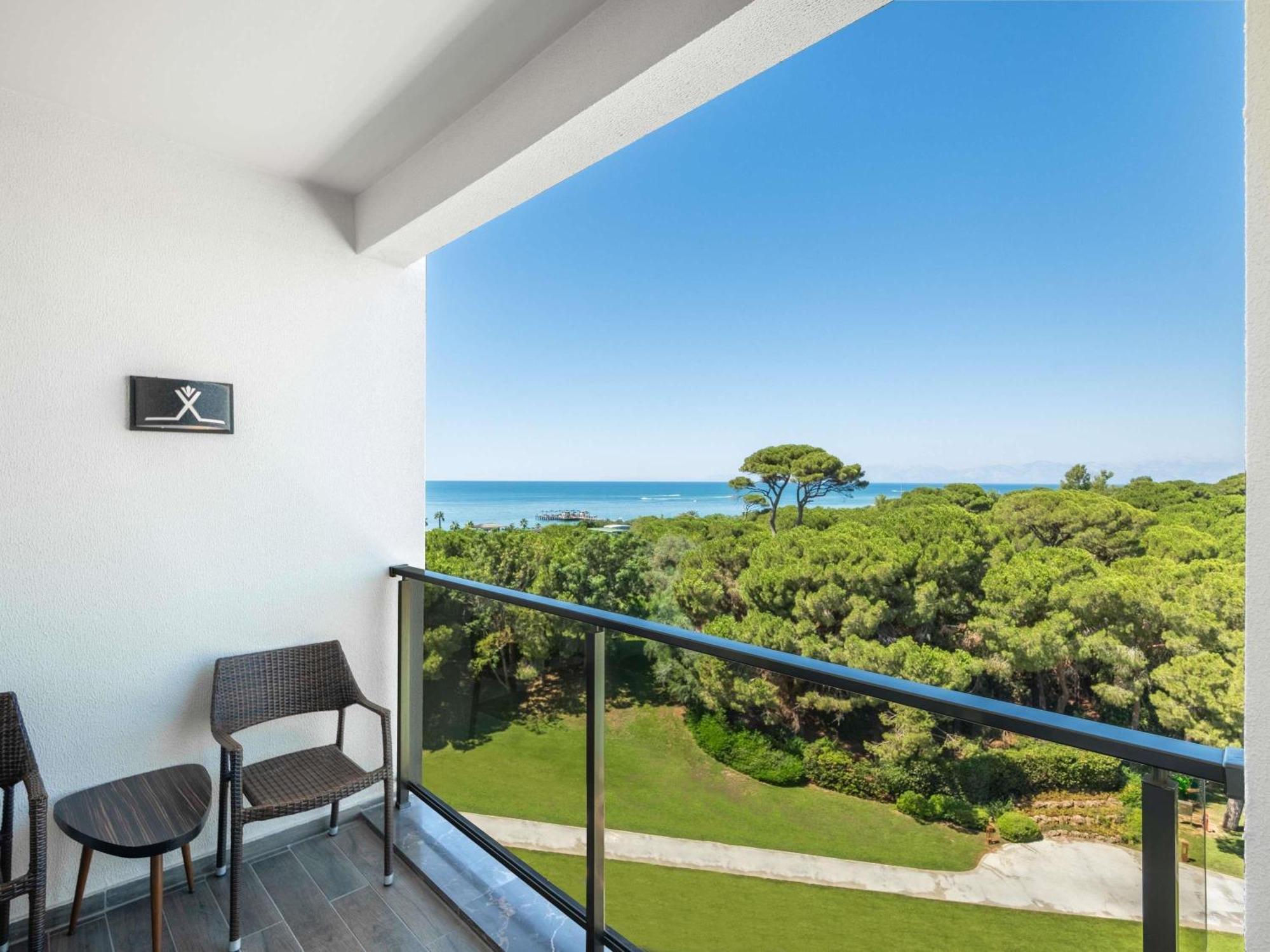 Deluxe Double Room Garden View