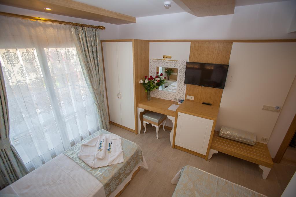 Deluxe Twin Room with Land and Side Sea View,224856341:JPEG