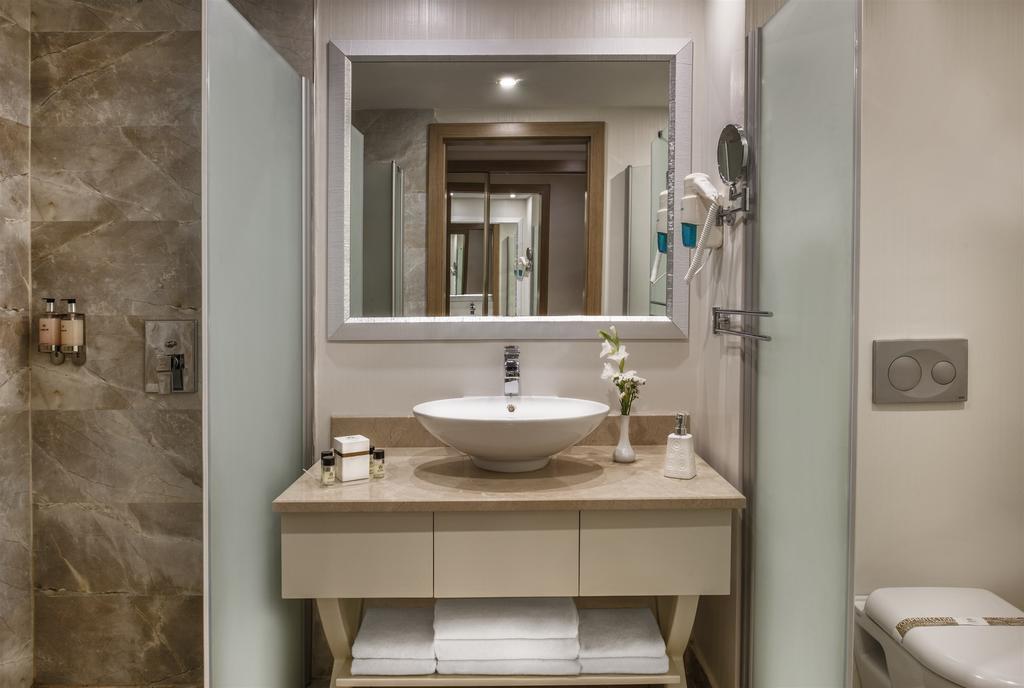 Standard Double or Twin Room Land View