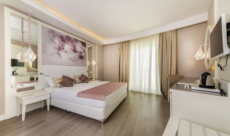 Double Room Pool View