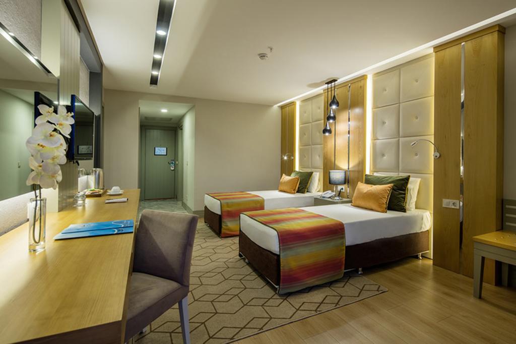 Deluxe Family Room Sea View