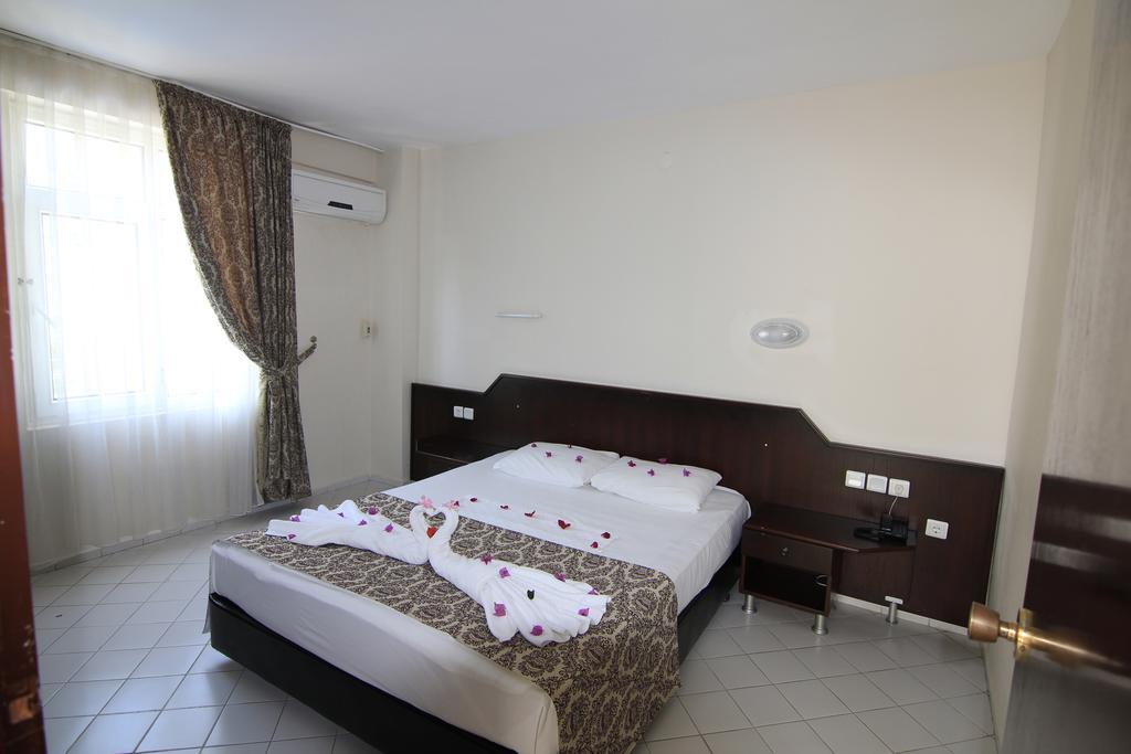 Standard Double or Twin Room,404645277:JPEG