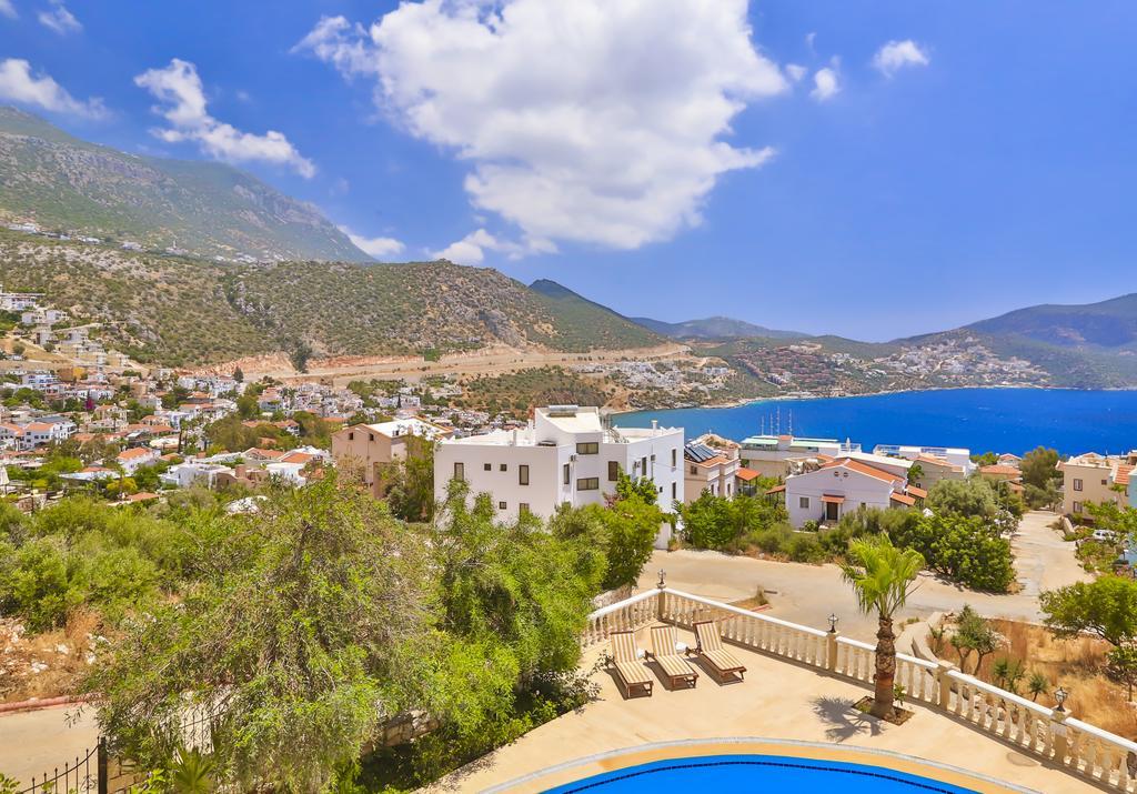 Two-Bedroom Apartment Sea View