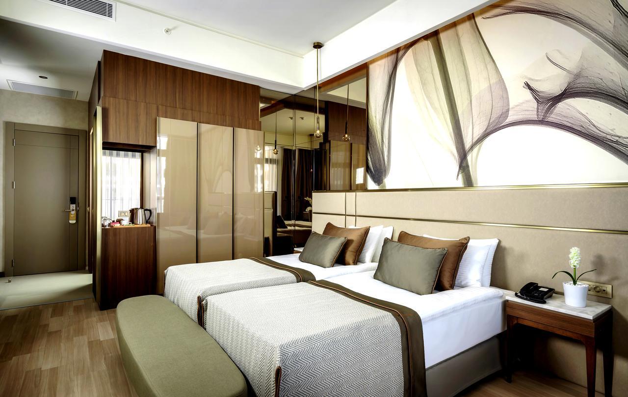 Standard Double or Twin Room Balcony