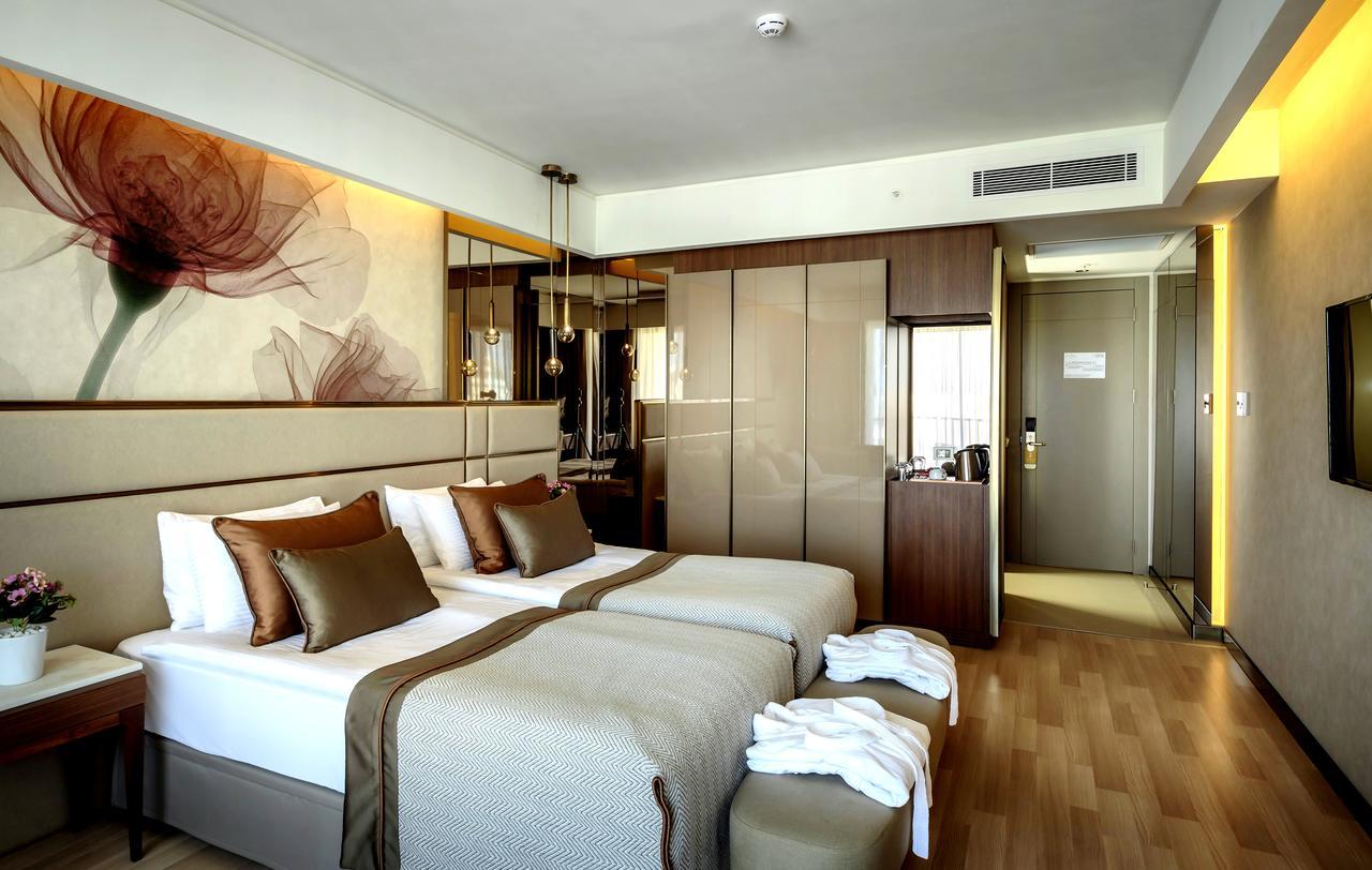 Standard Double or Twin Room Balcony