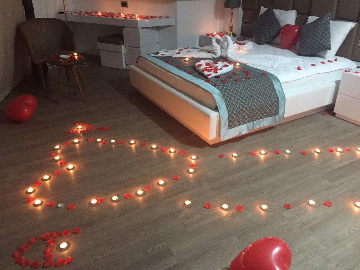 Honeymoon Suite,526886130:JPEG