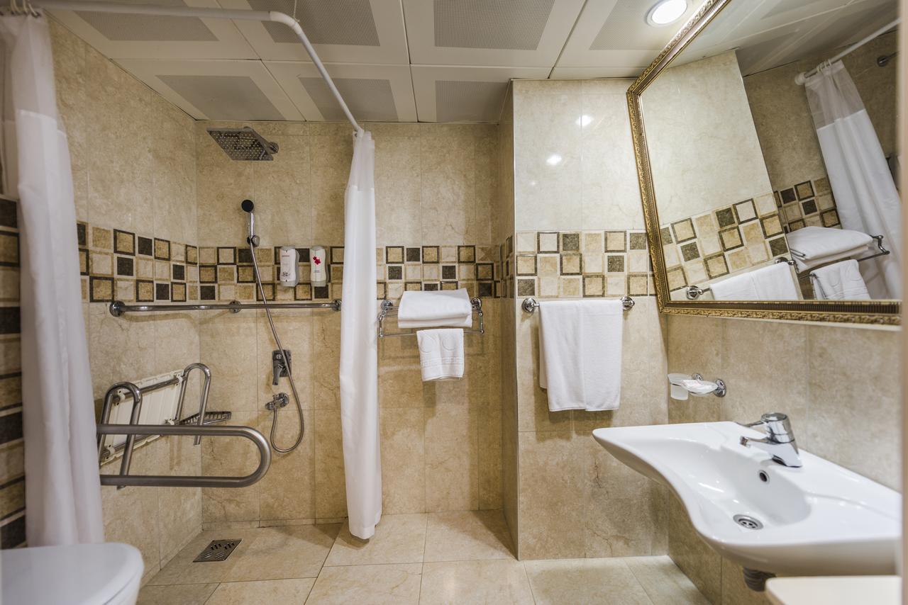 Twin Room Disability Access