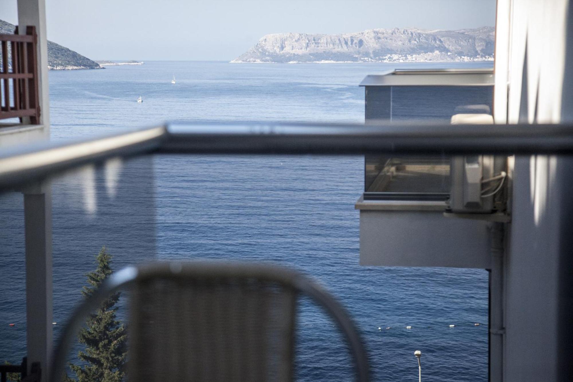 Standard Double Room with Side Sea View,683407476:JPEG