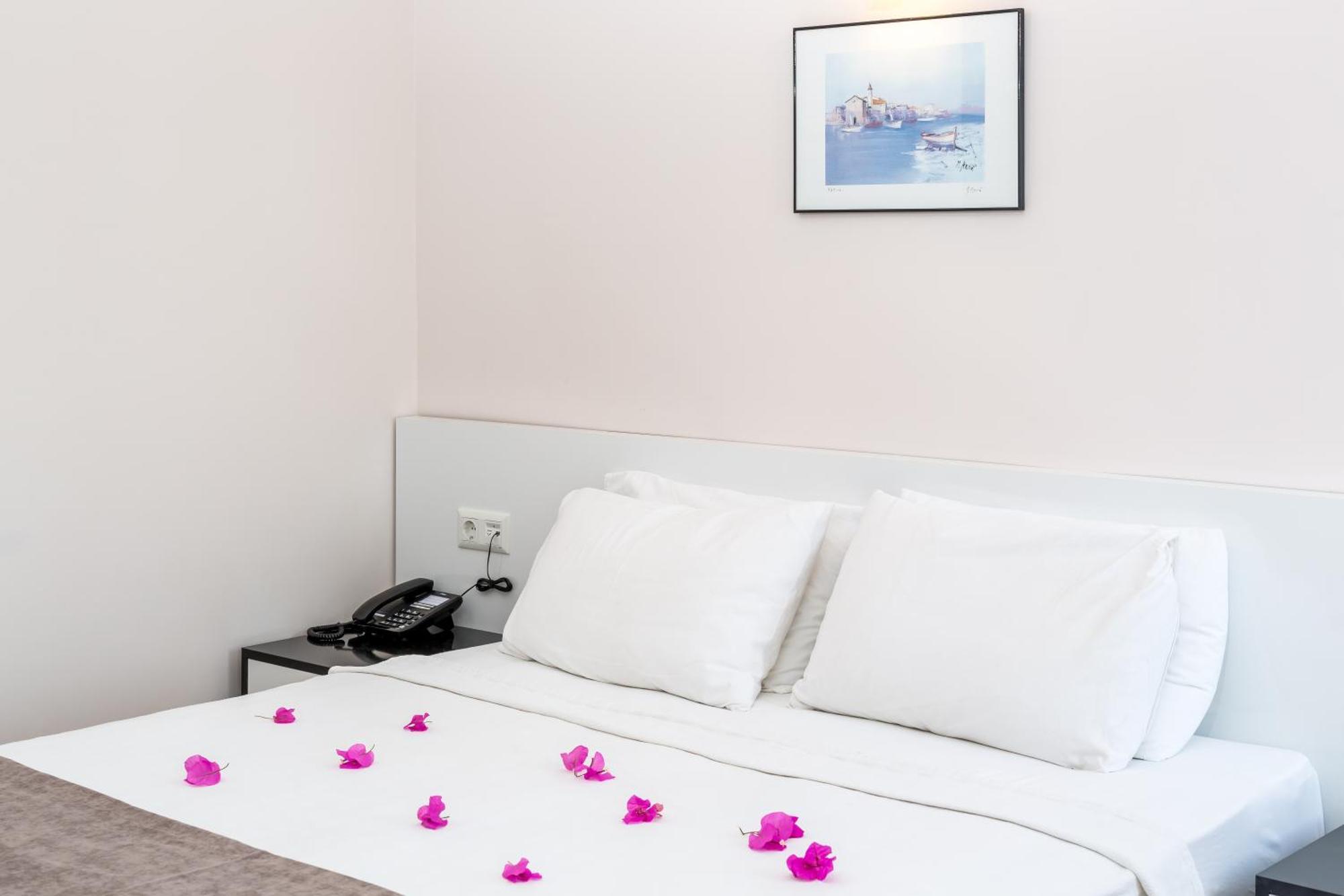 Standard Twin Room with Land View,693590844:JPEG