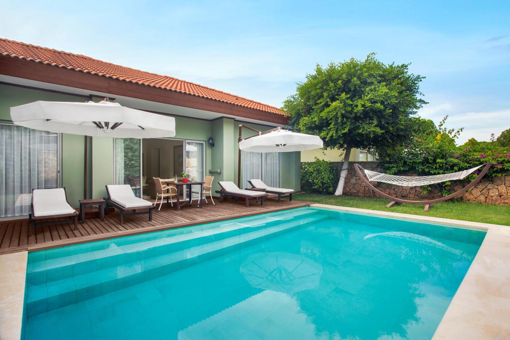 Villa Deluxe Bali con Piscina Privata (3 Adulti + 3 Bambini)