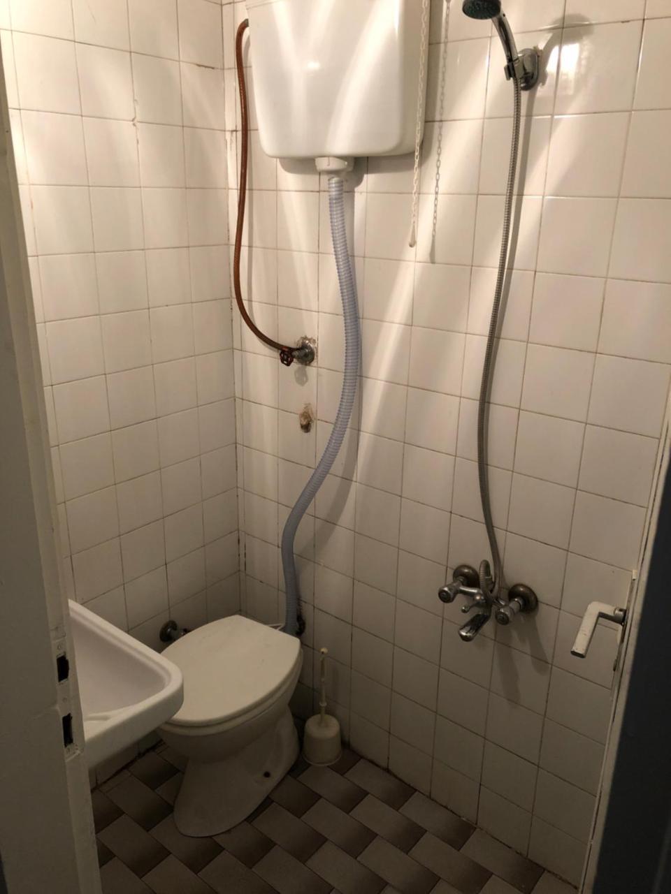 Single Room with Bathroom,762744850:JPEG