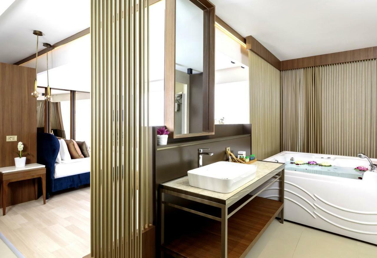 Deluxe Suite Sea View