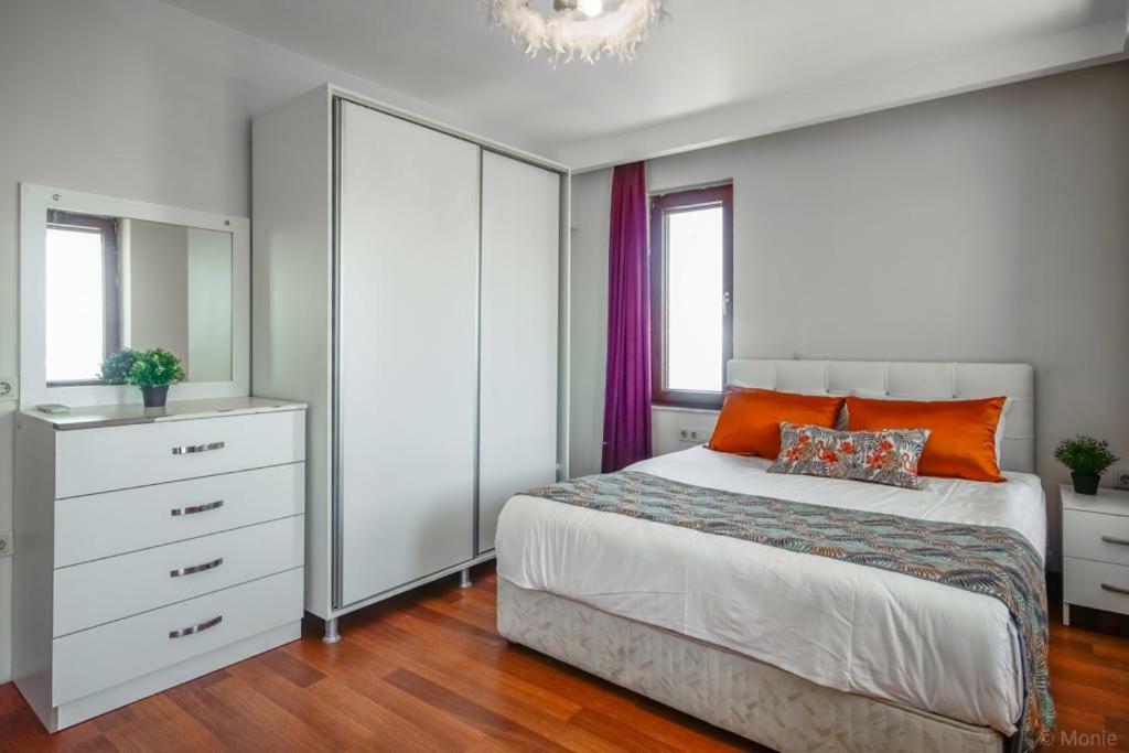 Lara Park Suits De Lux,803703387:JPEG