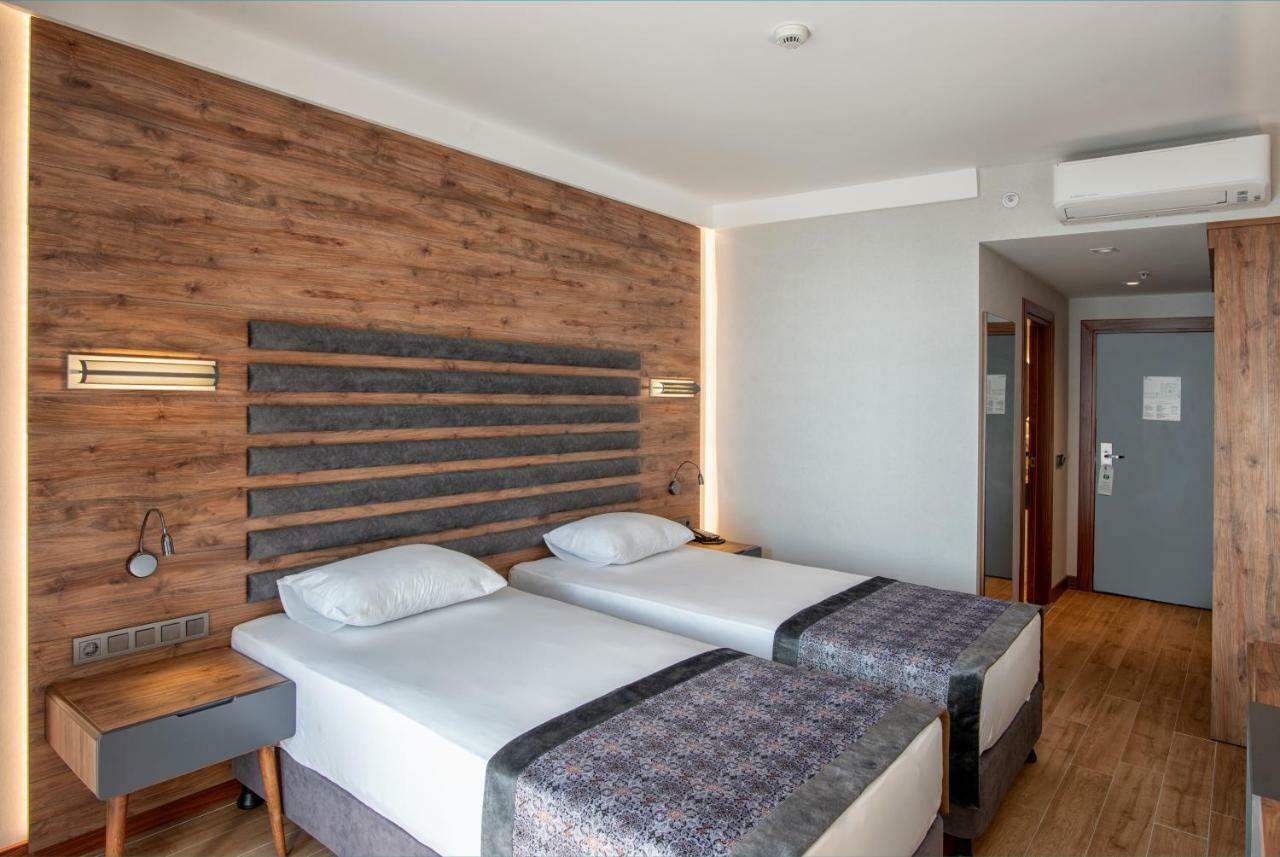 Standard Double Room,818162750:JPEG