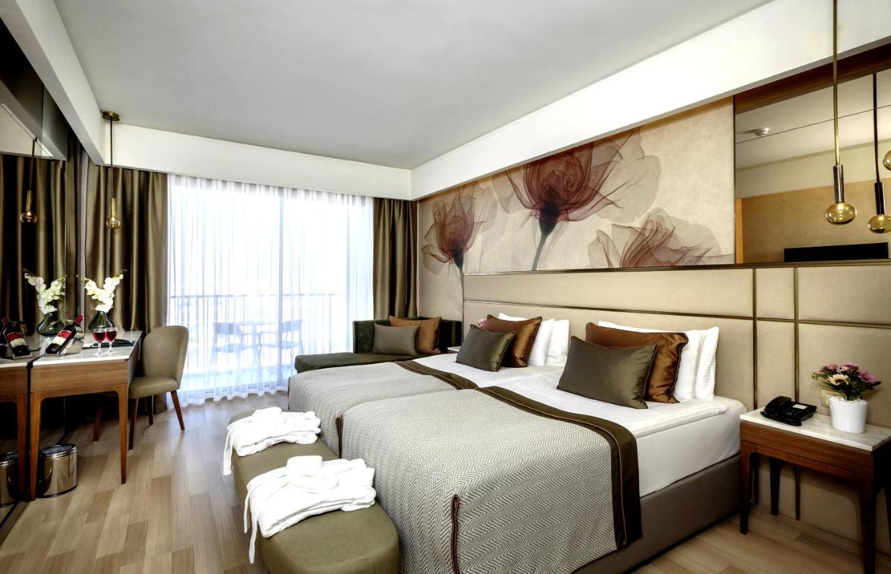 Standard Double or Twin Room Balcony