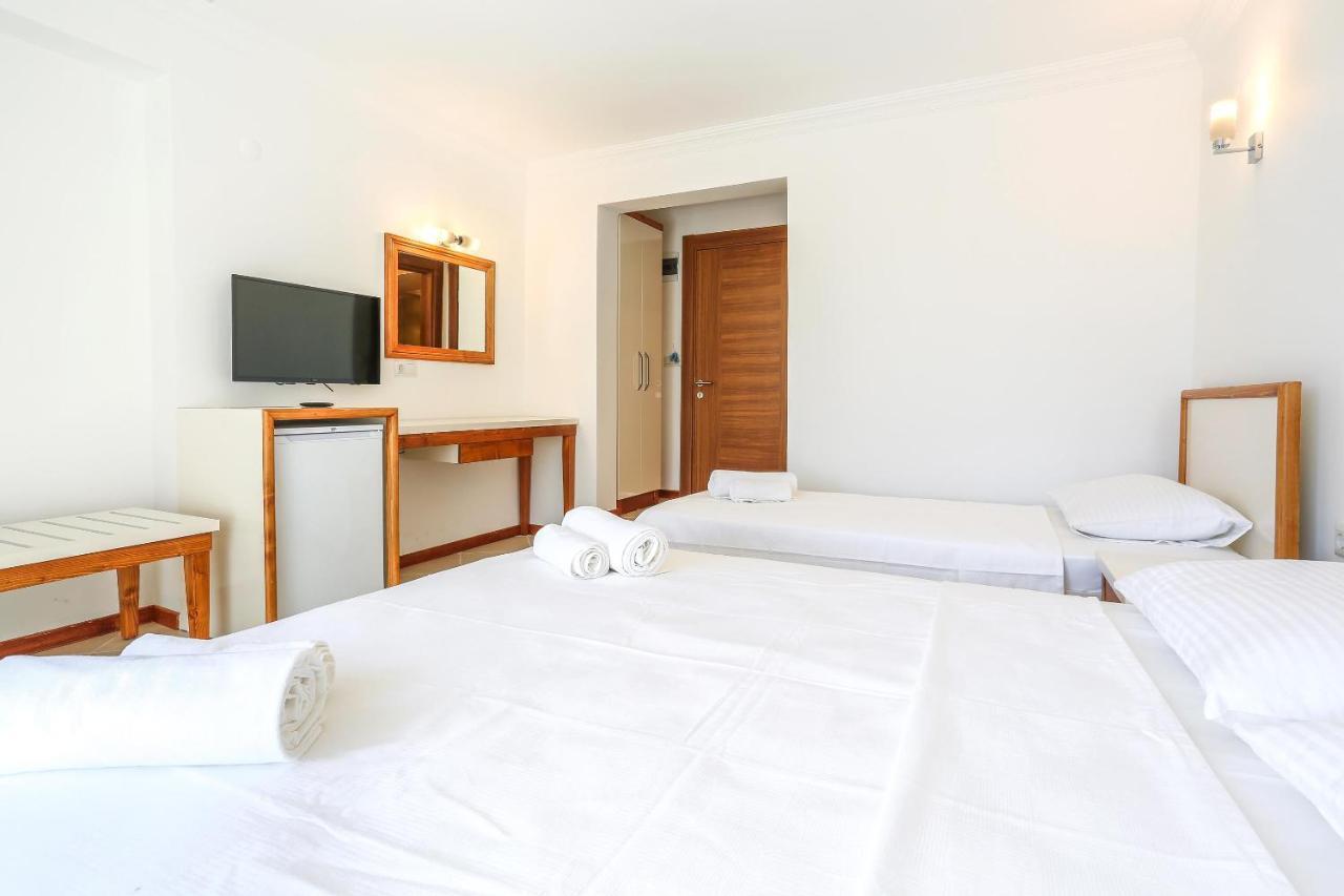 Triple Room with Terrace