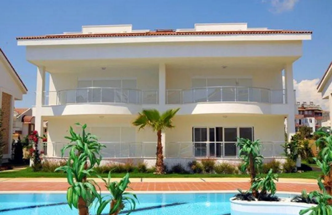 Mirage G 1 - Beautiful 2 Bedroomed Ground Floor Apartment Of Approx 1000 Sq Ft-1